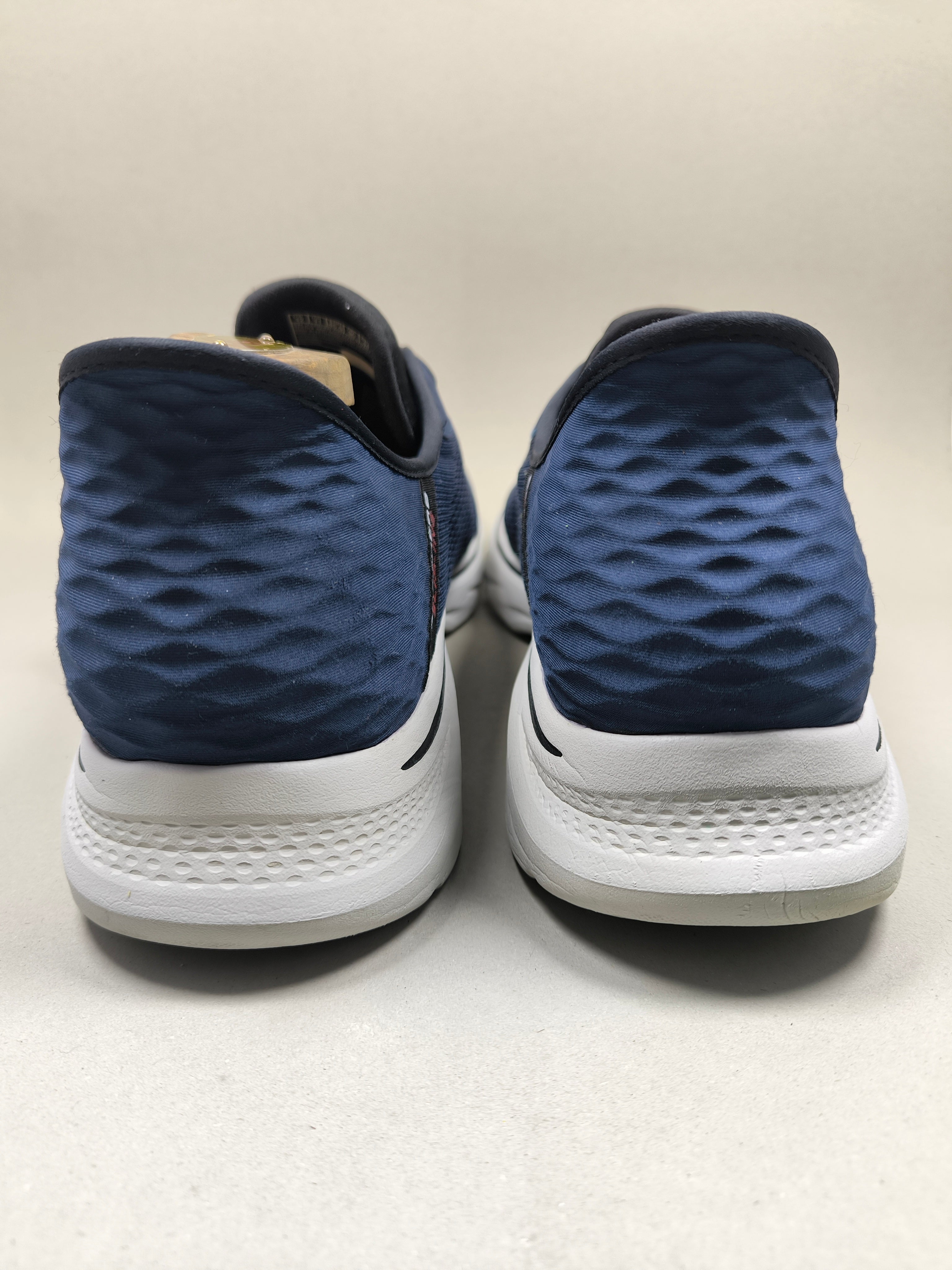 Skechers Go Walk 7 Slip ins . Size : EUR  46 | Premium