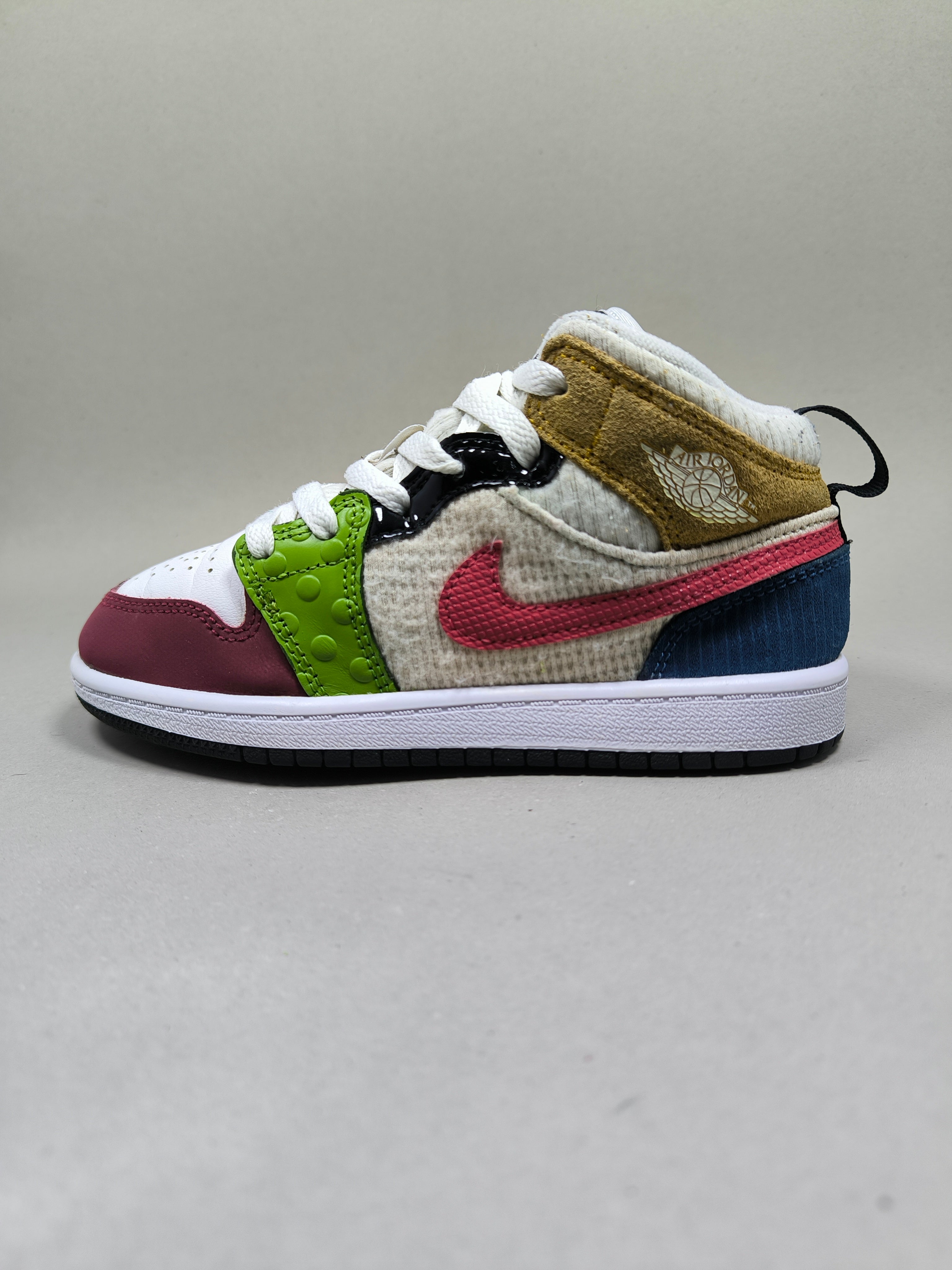 Nike Air Jordan 1 Mid GS . Size : EUR  31 | Premium
