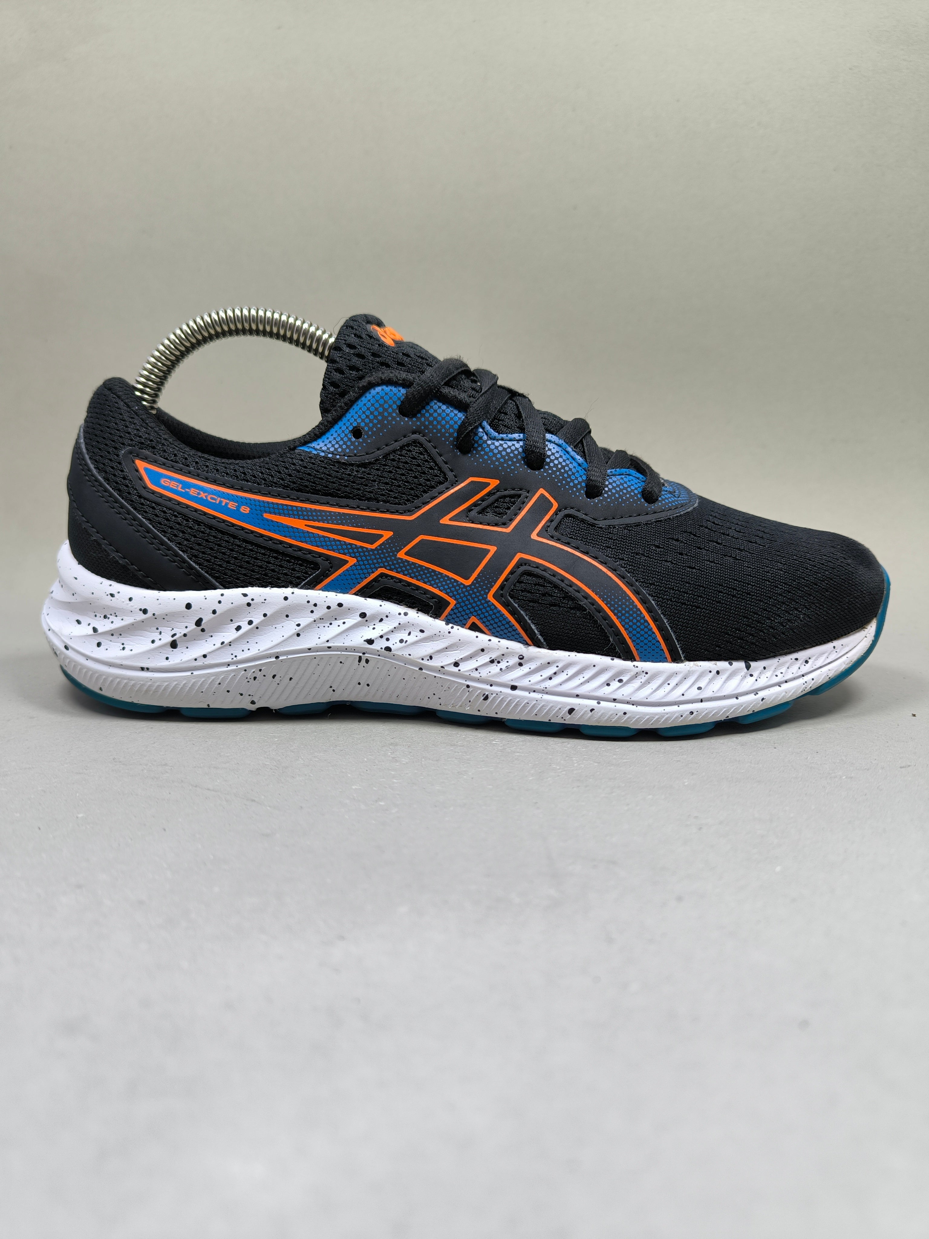 Asics Gel Excite 8 . Size  : EUR  39 |Premium