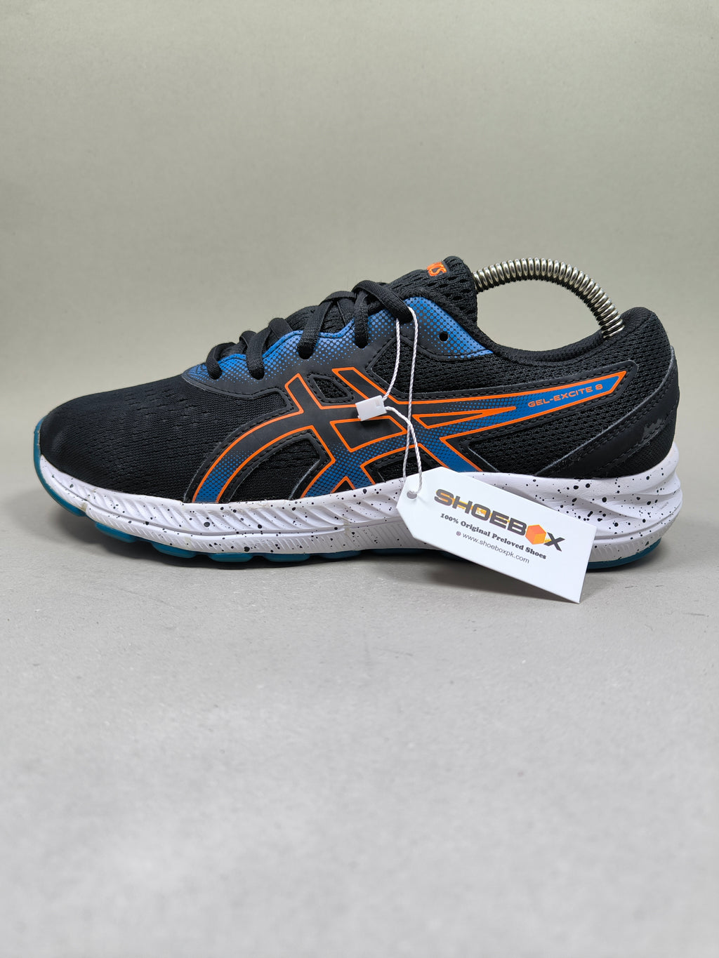 Asics Gel Excite 8 . Size  : EUR  39 |Premium