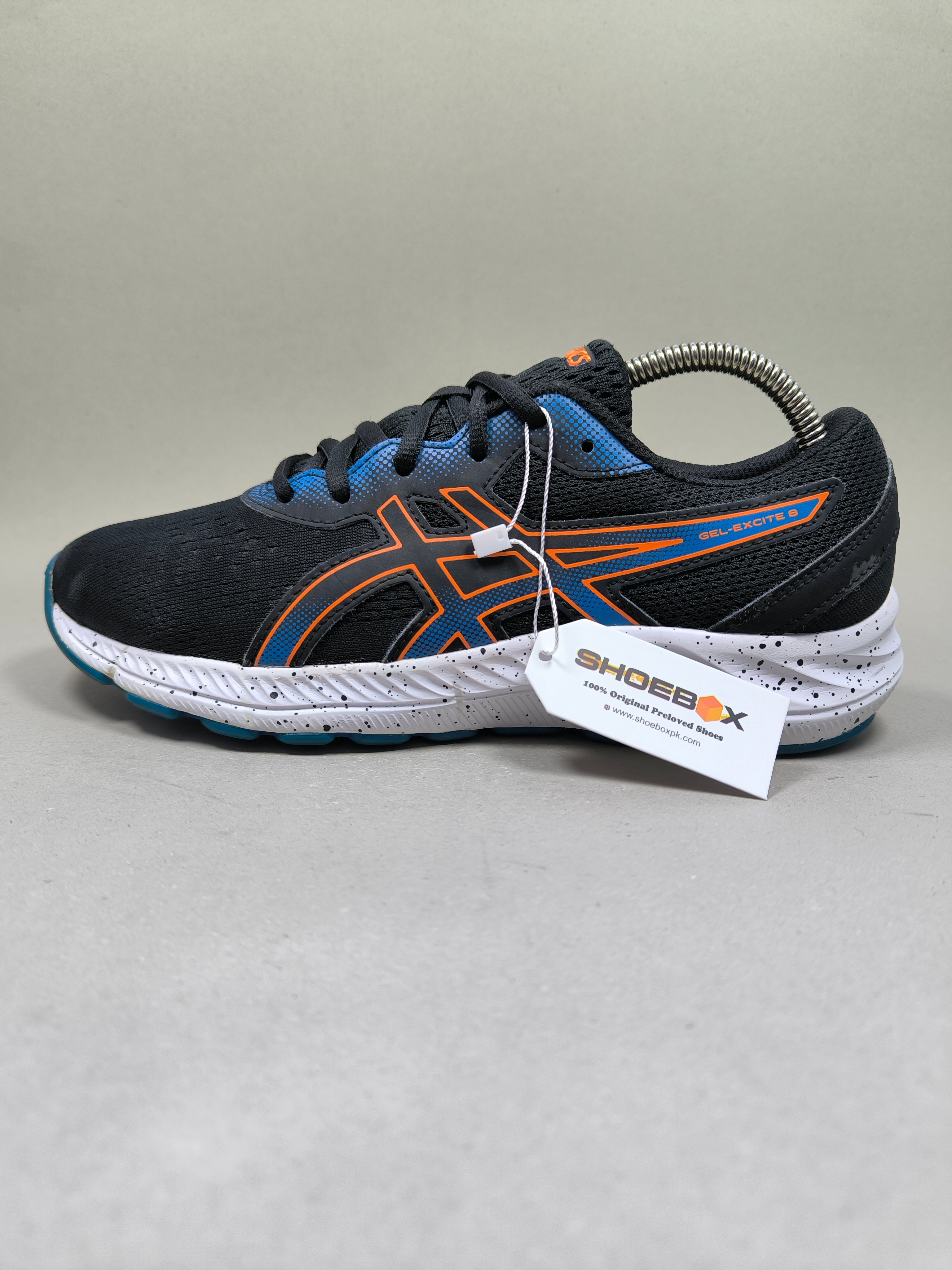 Asics Gel Excite 8 . Size  : EUR  39 |Premium