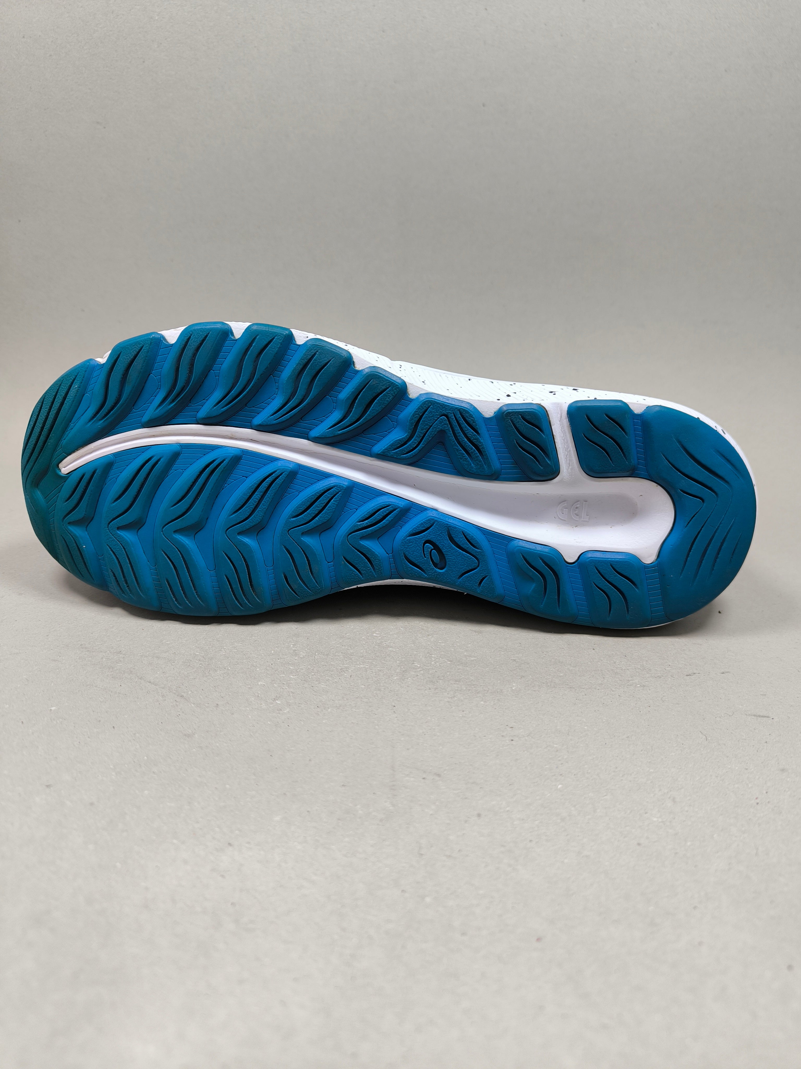 Asics Gel Excite 8 . Size  : EUR  39 |Premium