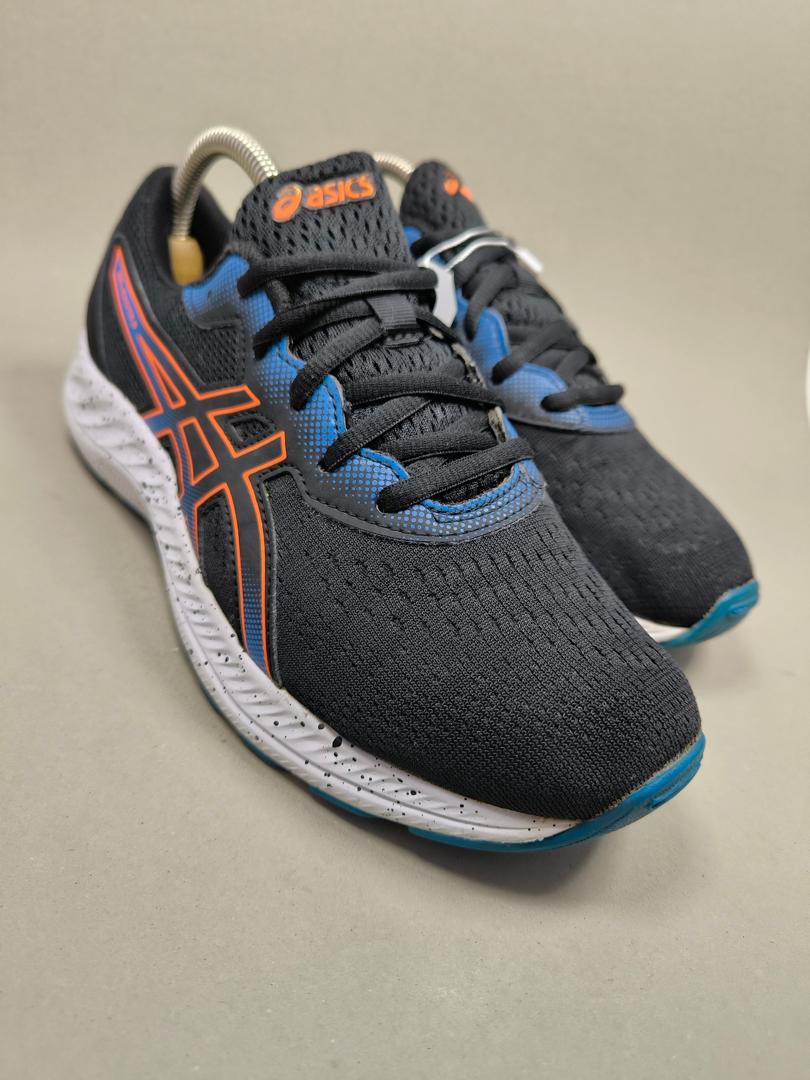 Asics Gel Excite 8 . Size  : EUR  39 |Premium