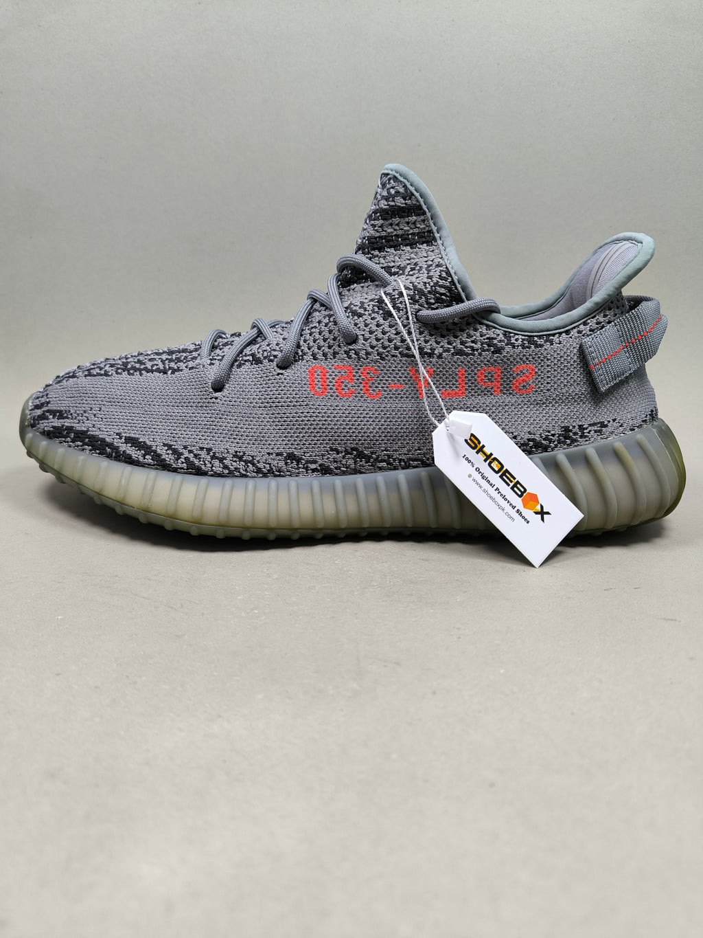 Yeezy Boost 350 V2 . Size  : EUR  46 | Premium