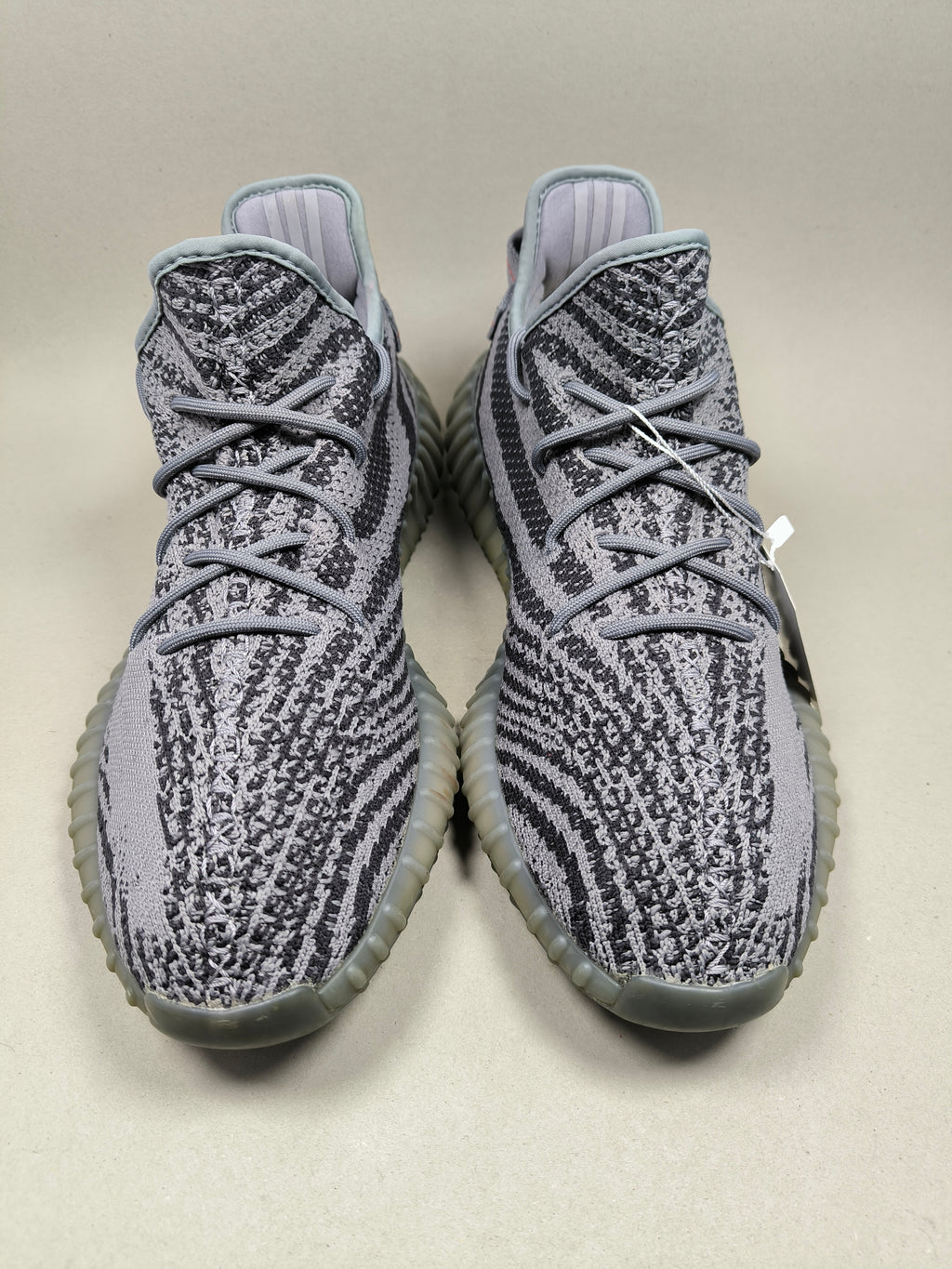 Yeezy Boost 350 V2 . Size  : EUR  46 | Premium