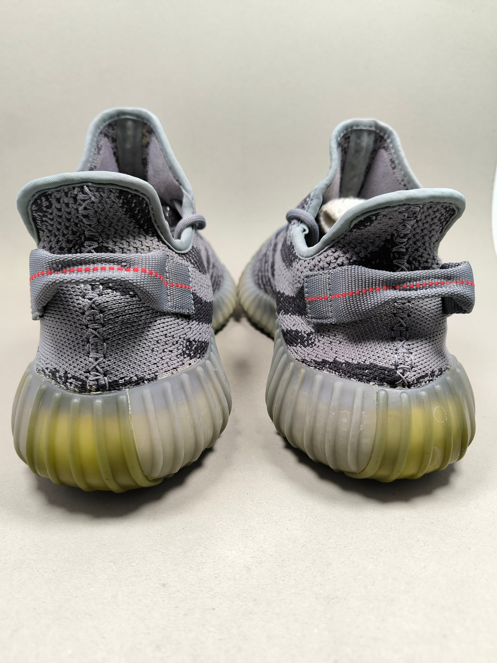 Yeezy Boost 350 V2 . Size  : EUR  46 | Premium