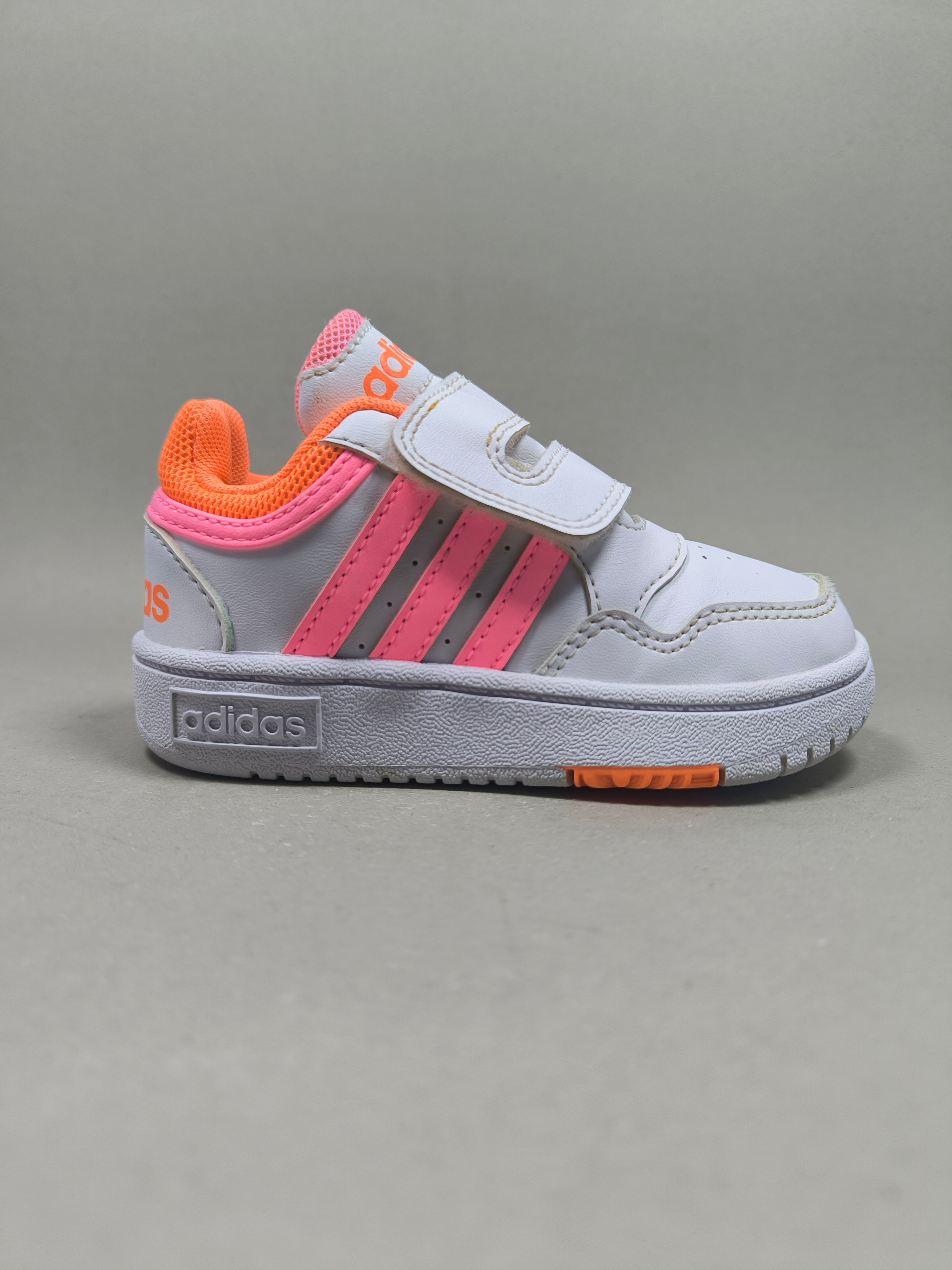 Adidas Hoops . Size : EUR  24 | Premium