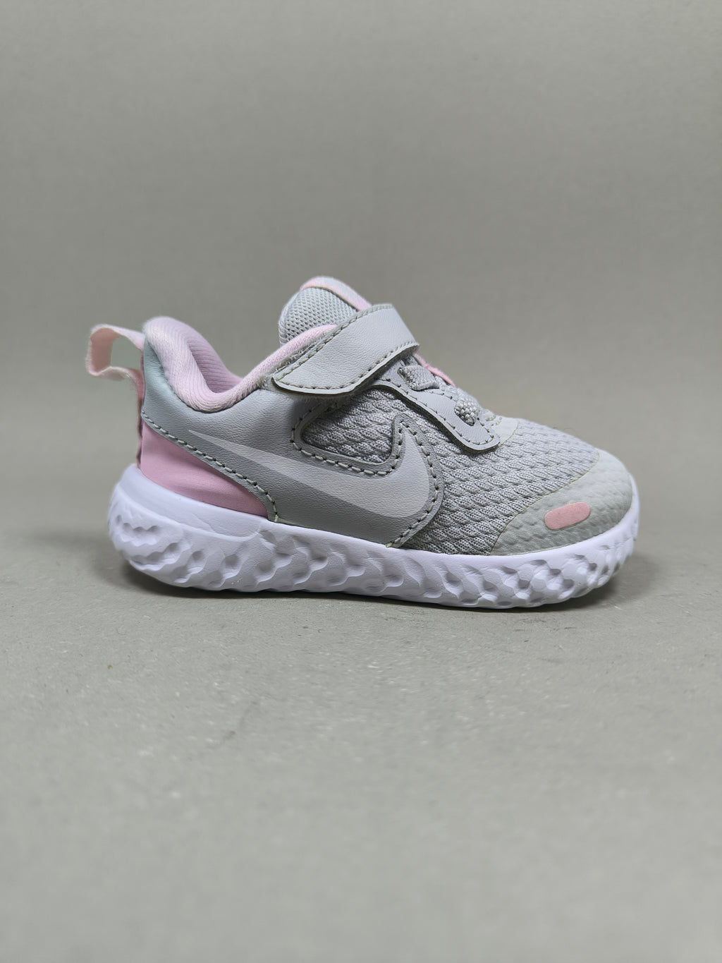 Nike Revolution . Size : EUR  19 | Premium