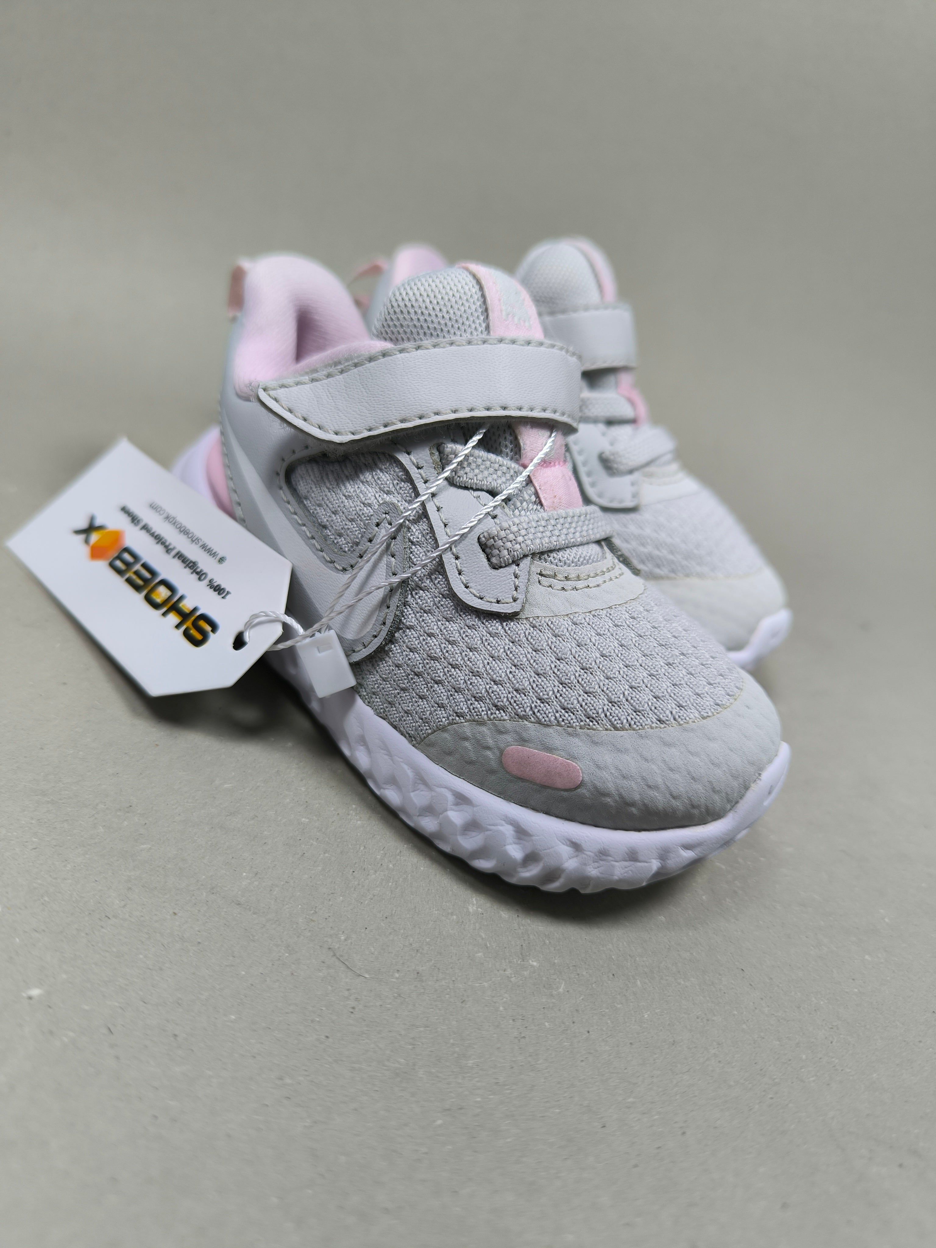 Nike Revolution . Size : EUR  19 | Premium