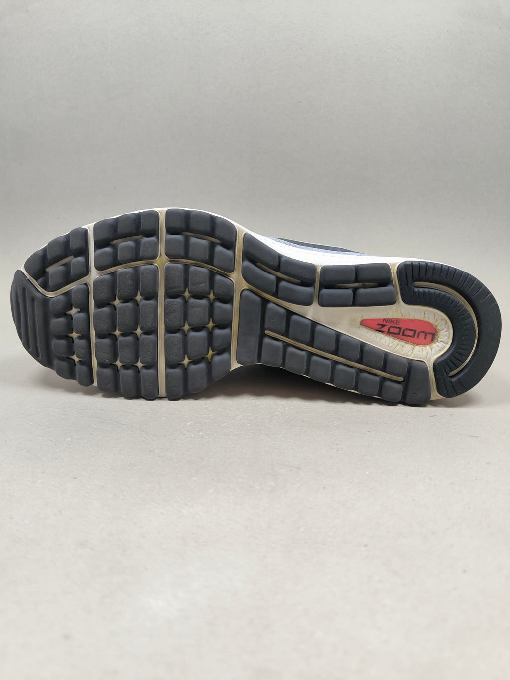 Nike Zoom vomero 12 . Size : EUR  42 | Excellent+