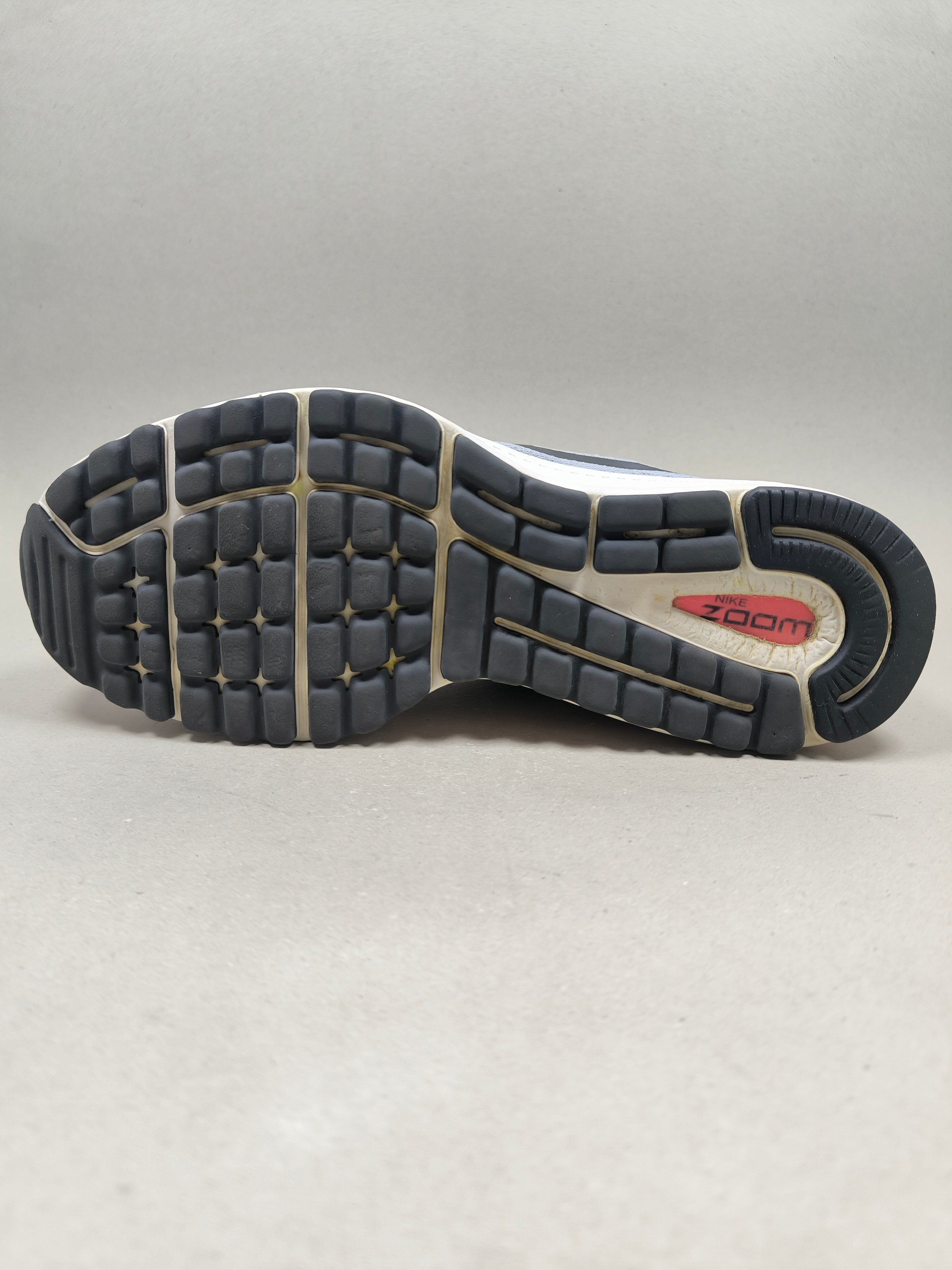 Nike Zoom vomero 12 . Size : EUR  42 | Excellent+