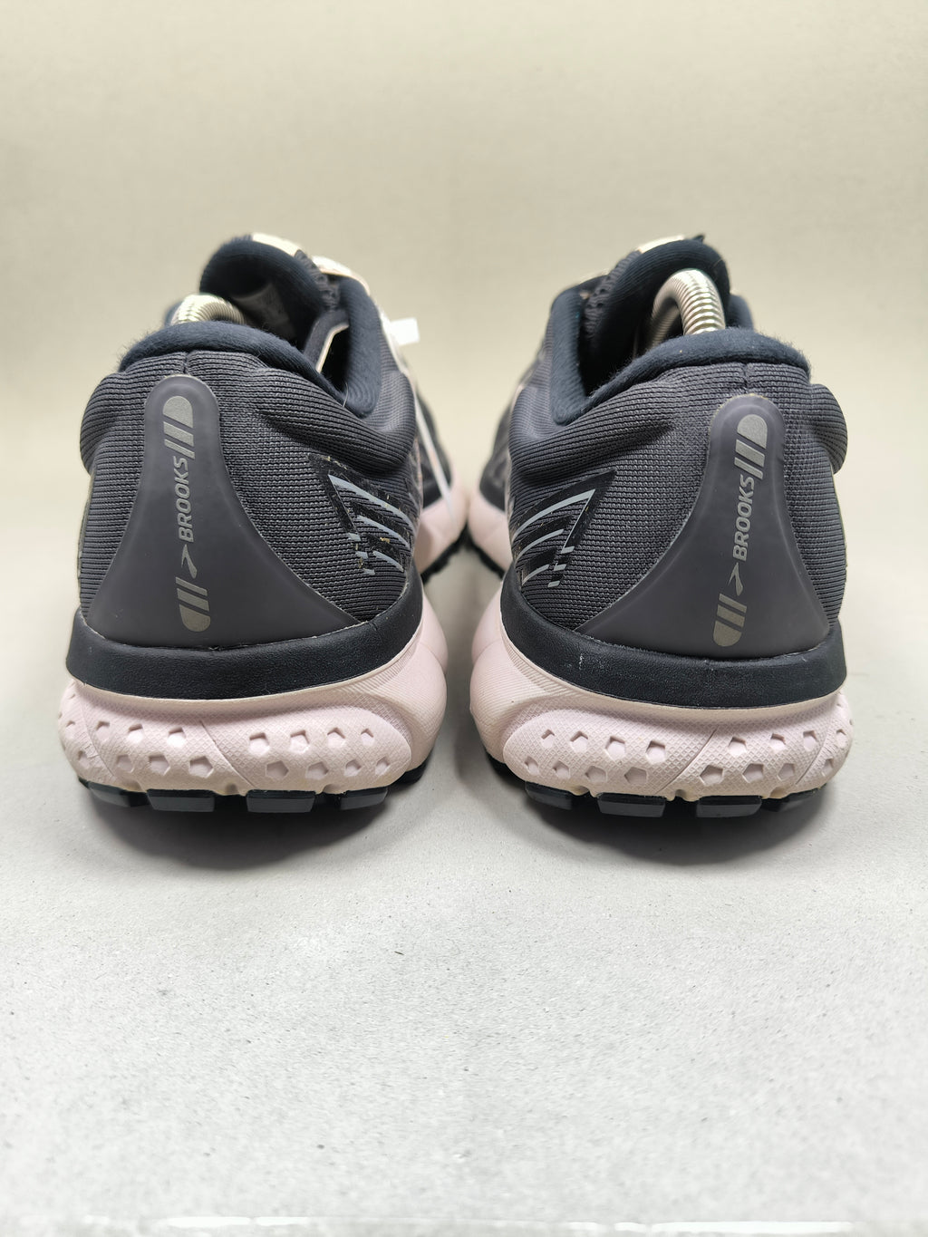 Brooks Ghost 13 . Size : EUR  42 | Premium