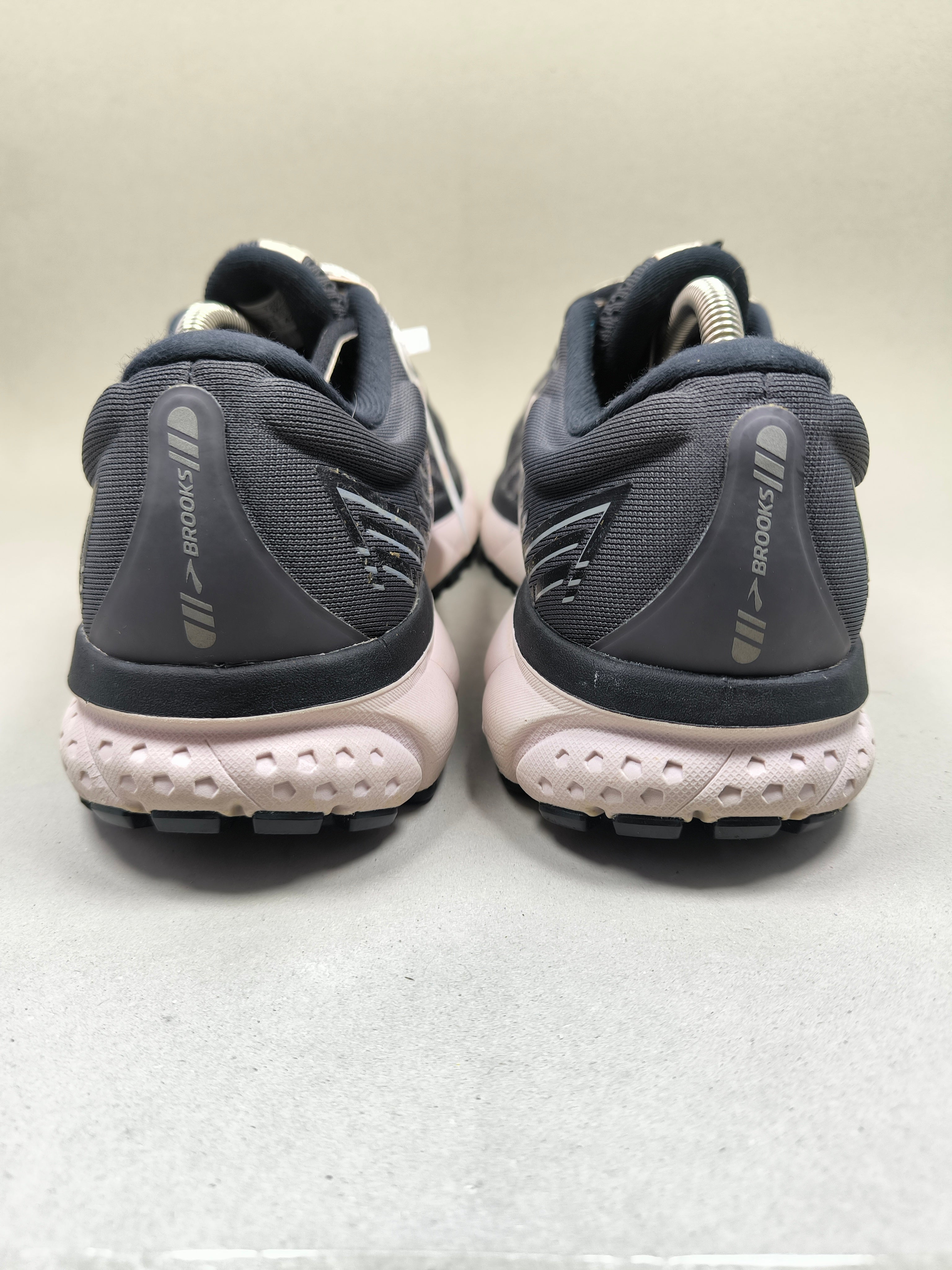 Brooks Ghost 13 . Size : EUR  42 | Premium