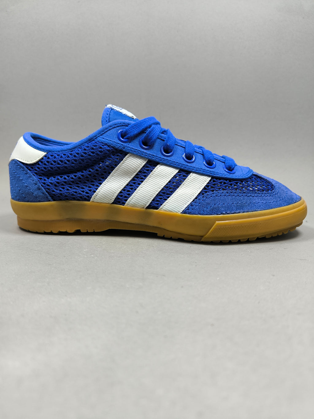 Adidas Tisch . Size : EUR  40 | Premium