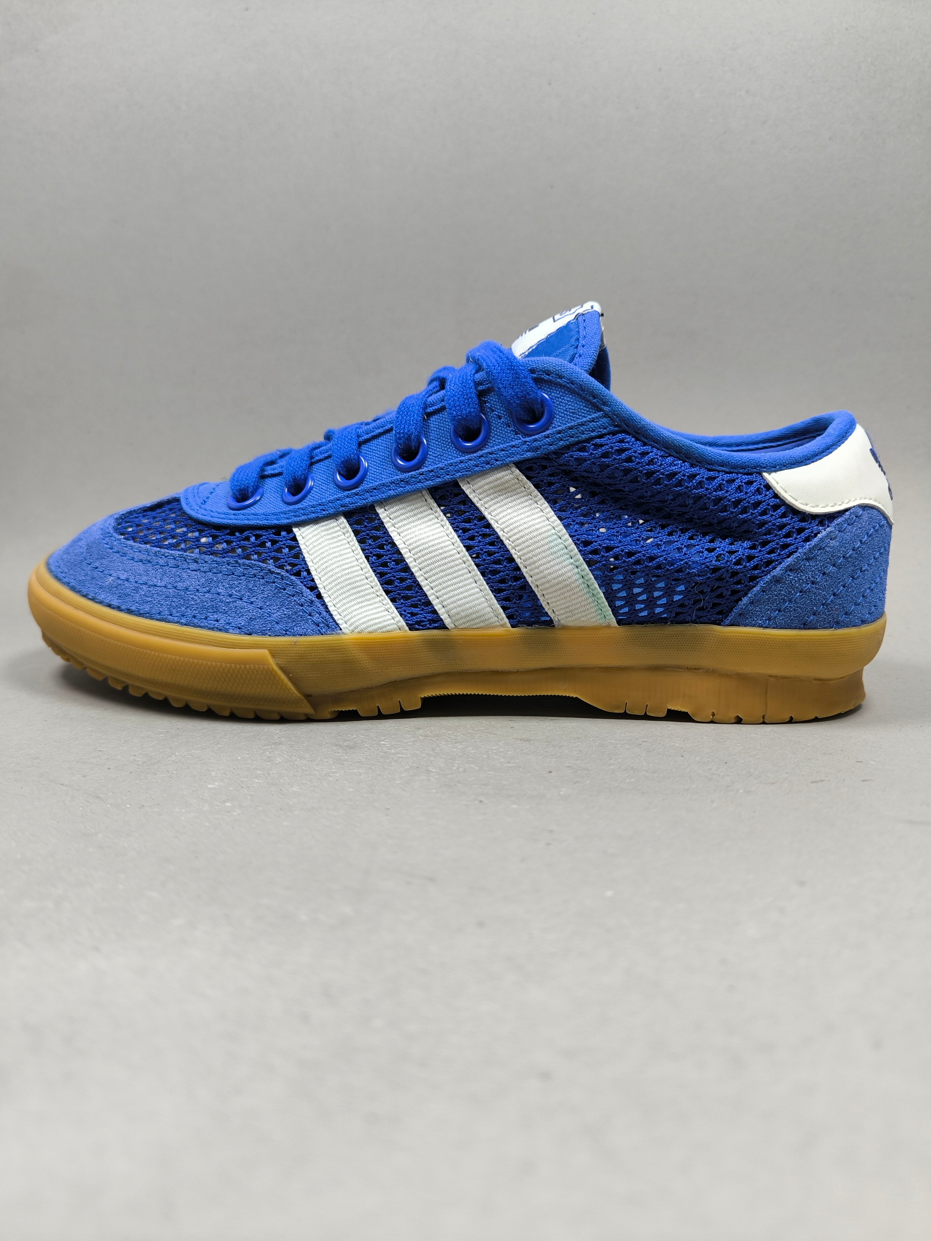 Adidas Tisch . Size : EUR  40 | Premium