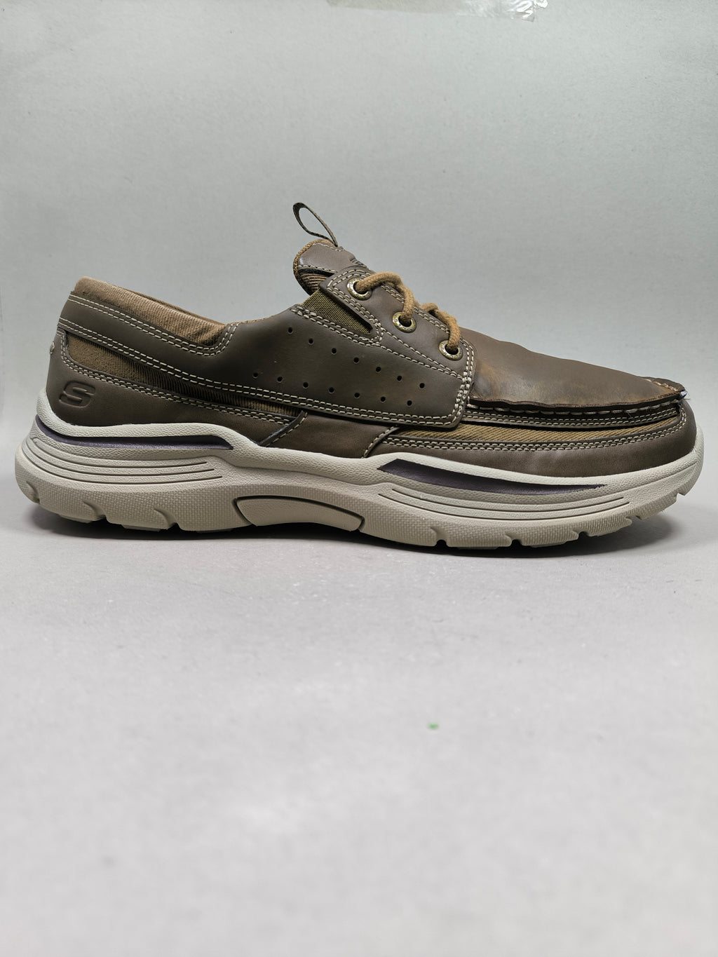 Skechers Expended Menson . Size : EUR  45 | Premium