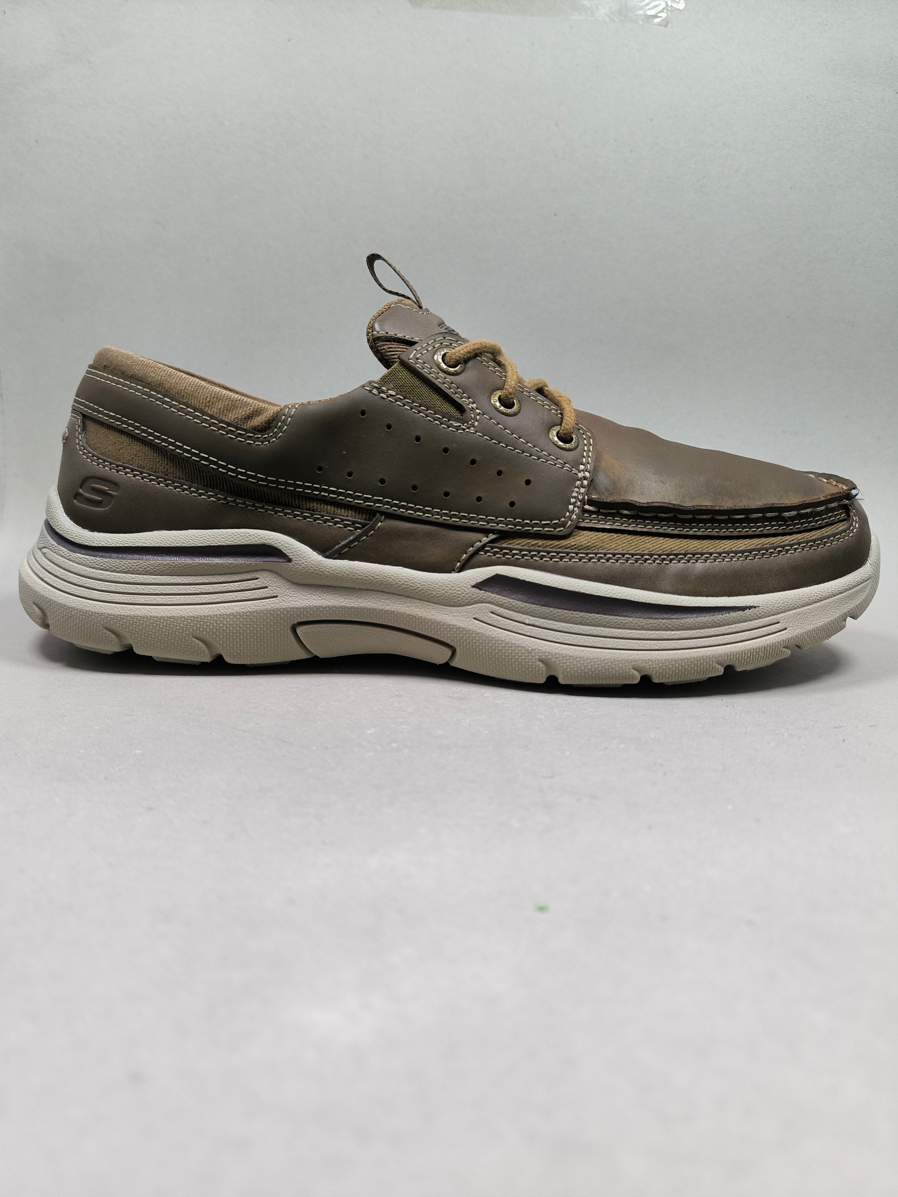 Skechers Expended Menson . Size : EUR  45 | Premium