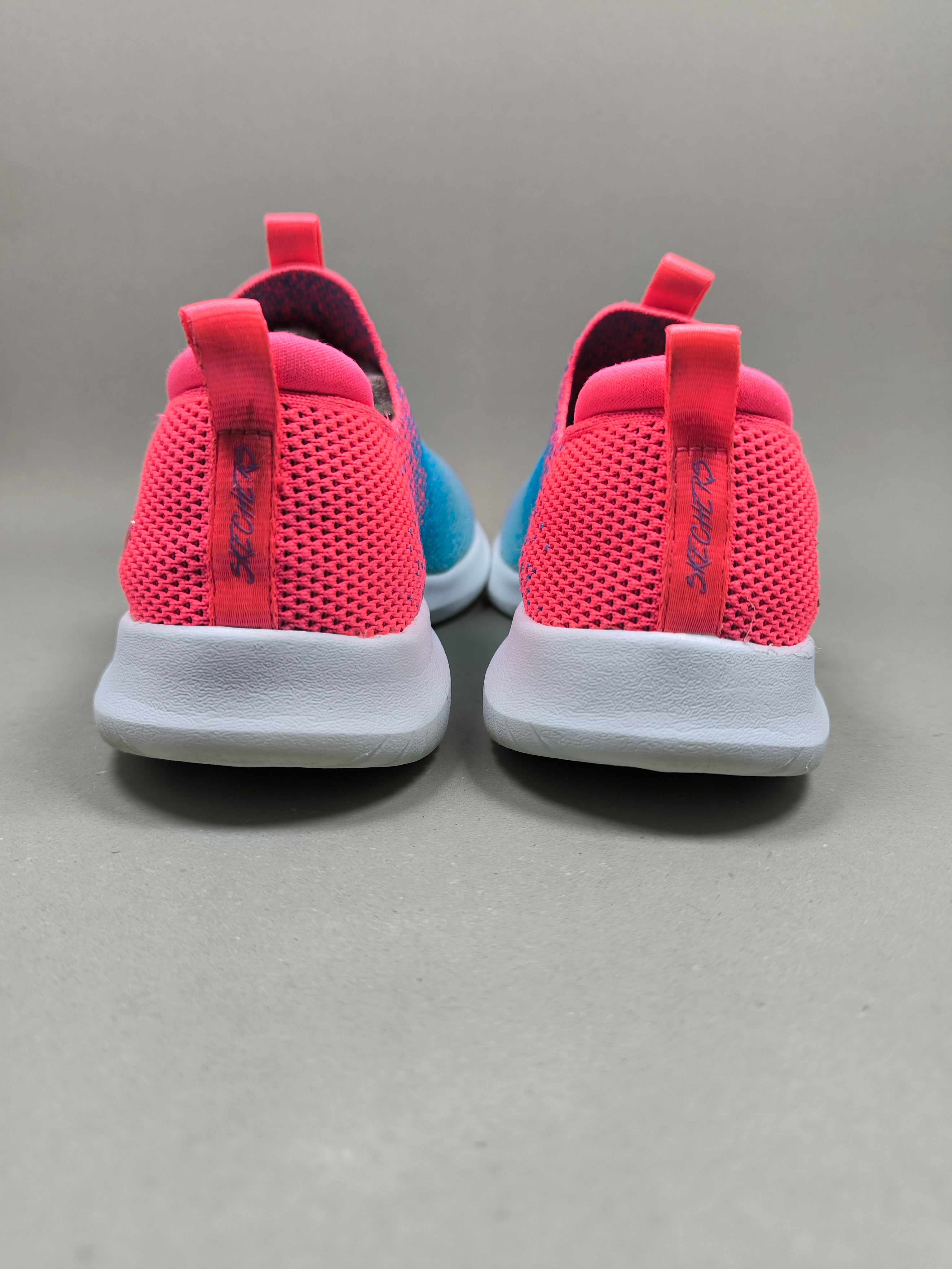 Skechers Ultra Flex . Size : EUR  33 | Premium