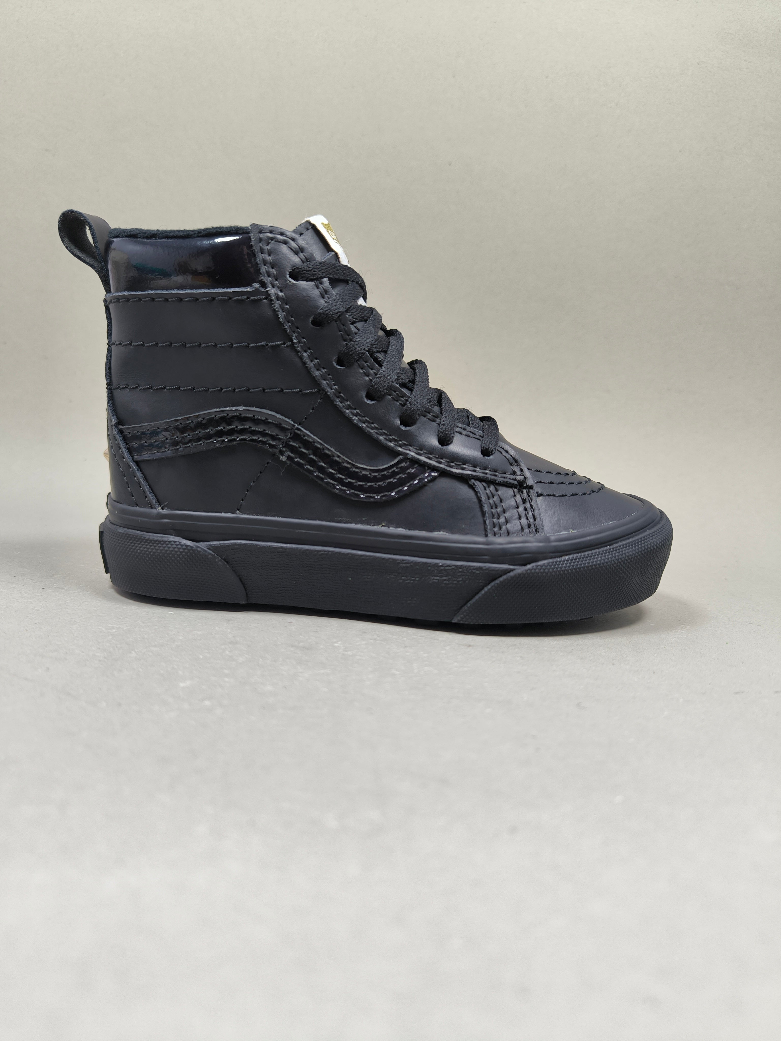 Vans Leather Studded . Size : EUR  27 | Premium