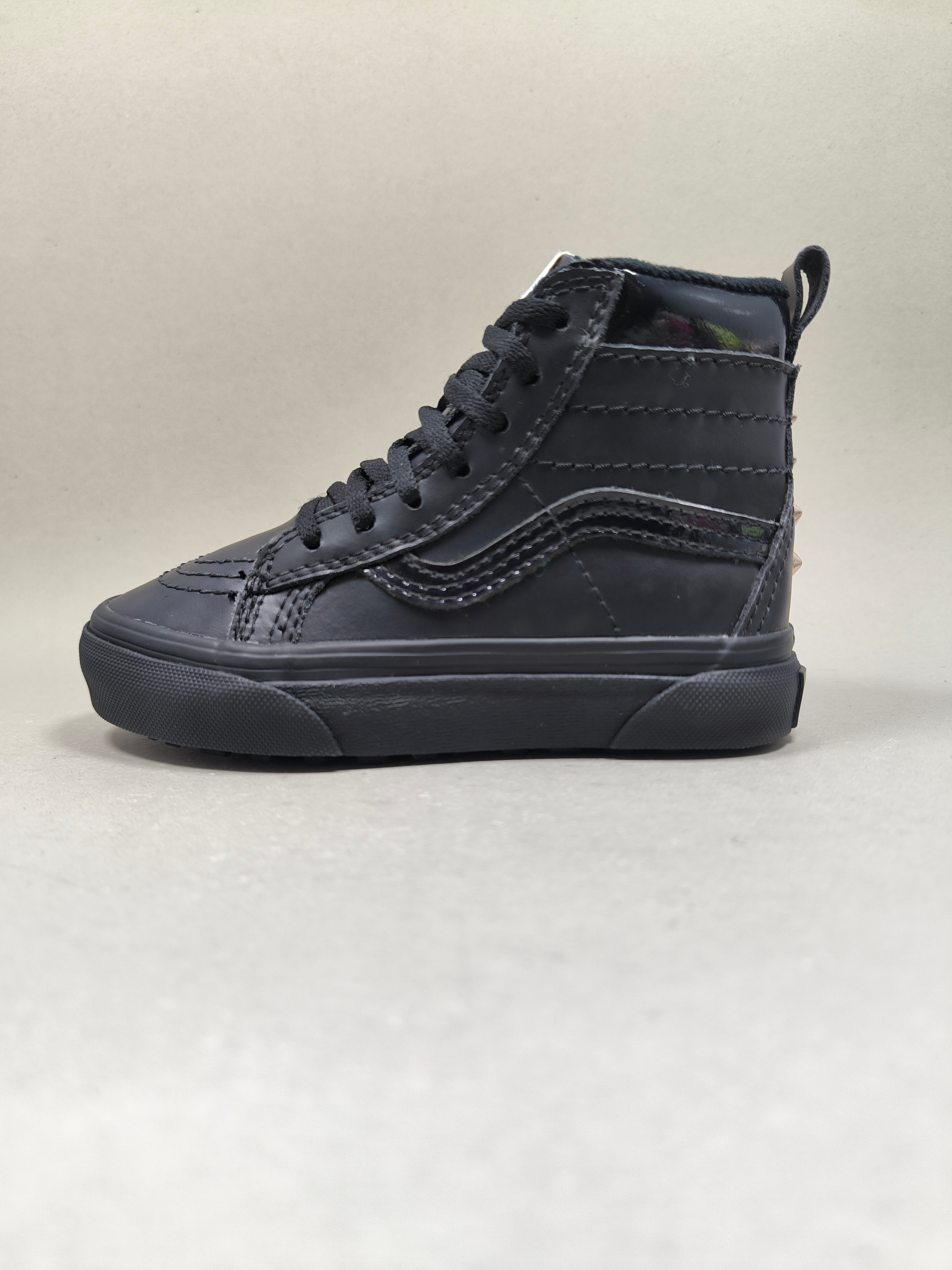 Vans Leather Studded . Size : EUR  27 | Premium