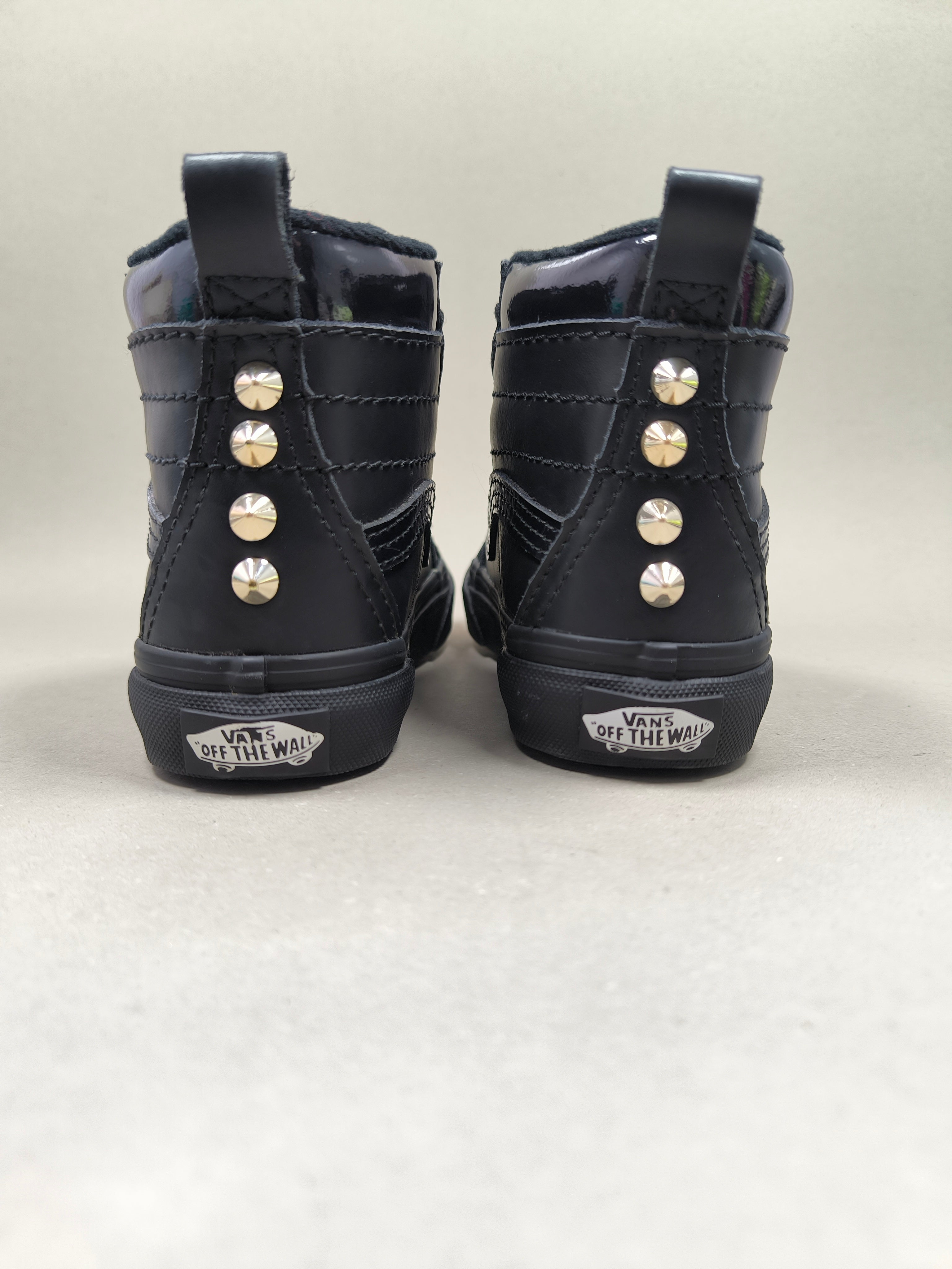 Vans Leather Studded . Size : EUR  27 | Premium