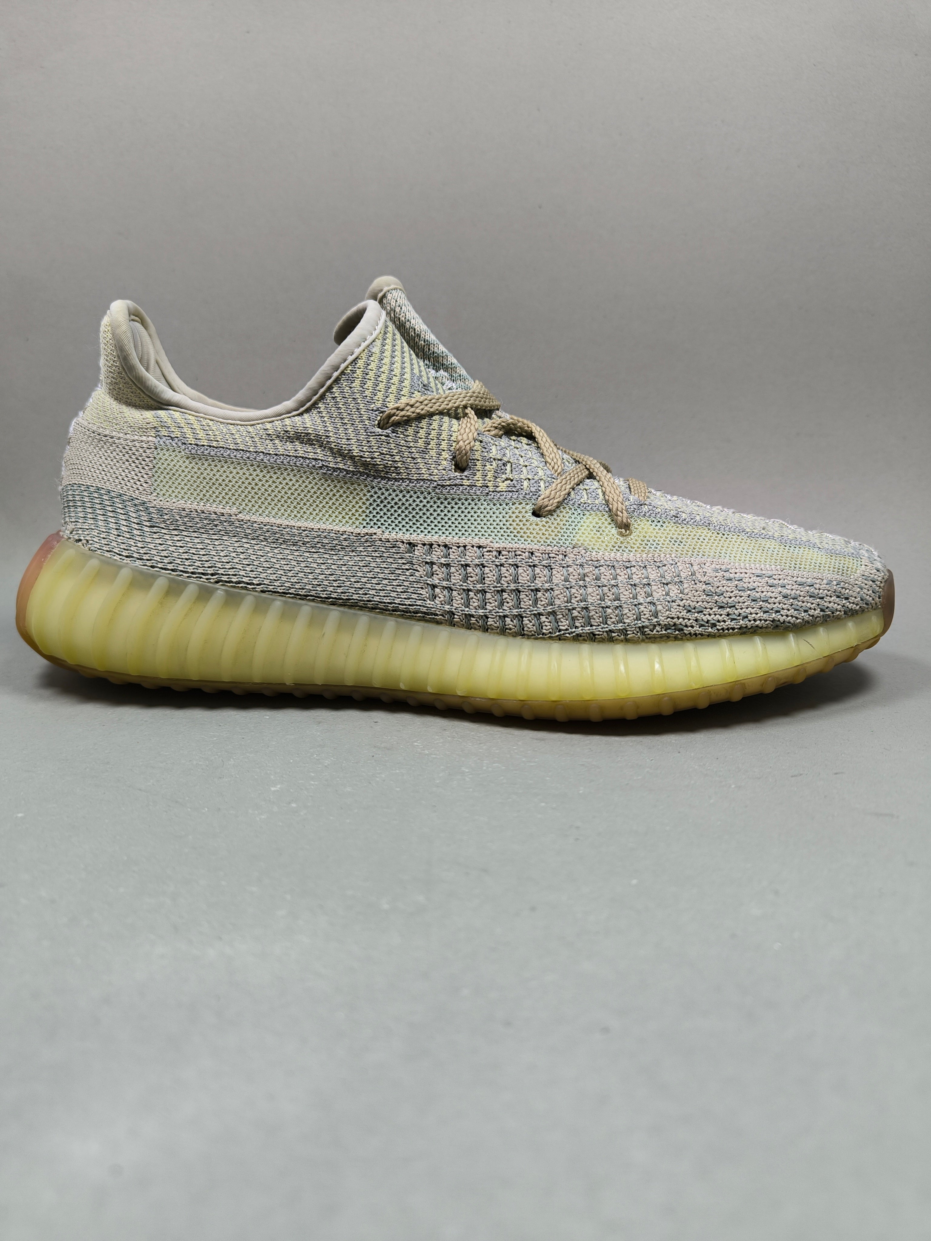 Adidas Yeezy 350 V2 . Size : EUR  44 | Excellent+