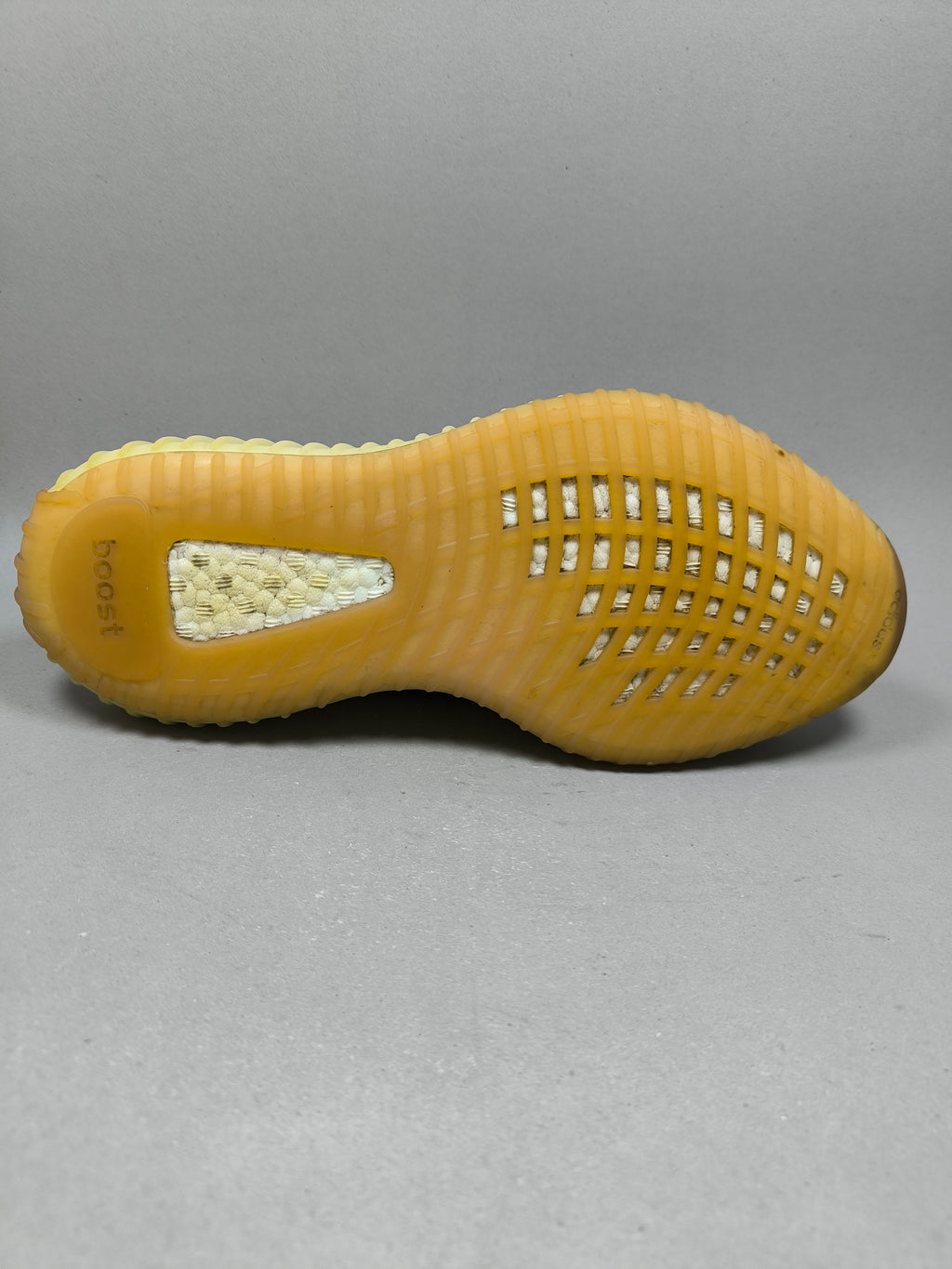 Adidas Yeezy 350 V2 . Size : EUR  44 | Excellent+