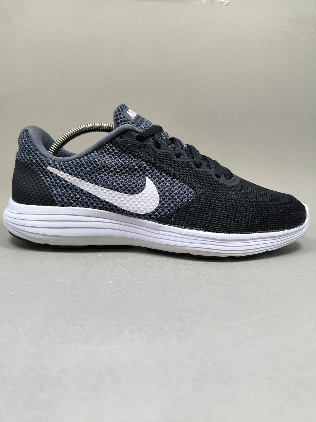Nike Revolution 3 . Size : EUR  42 | Excellent+