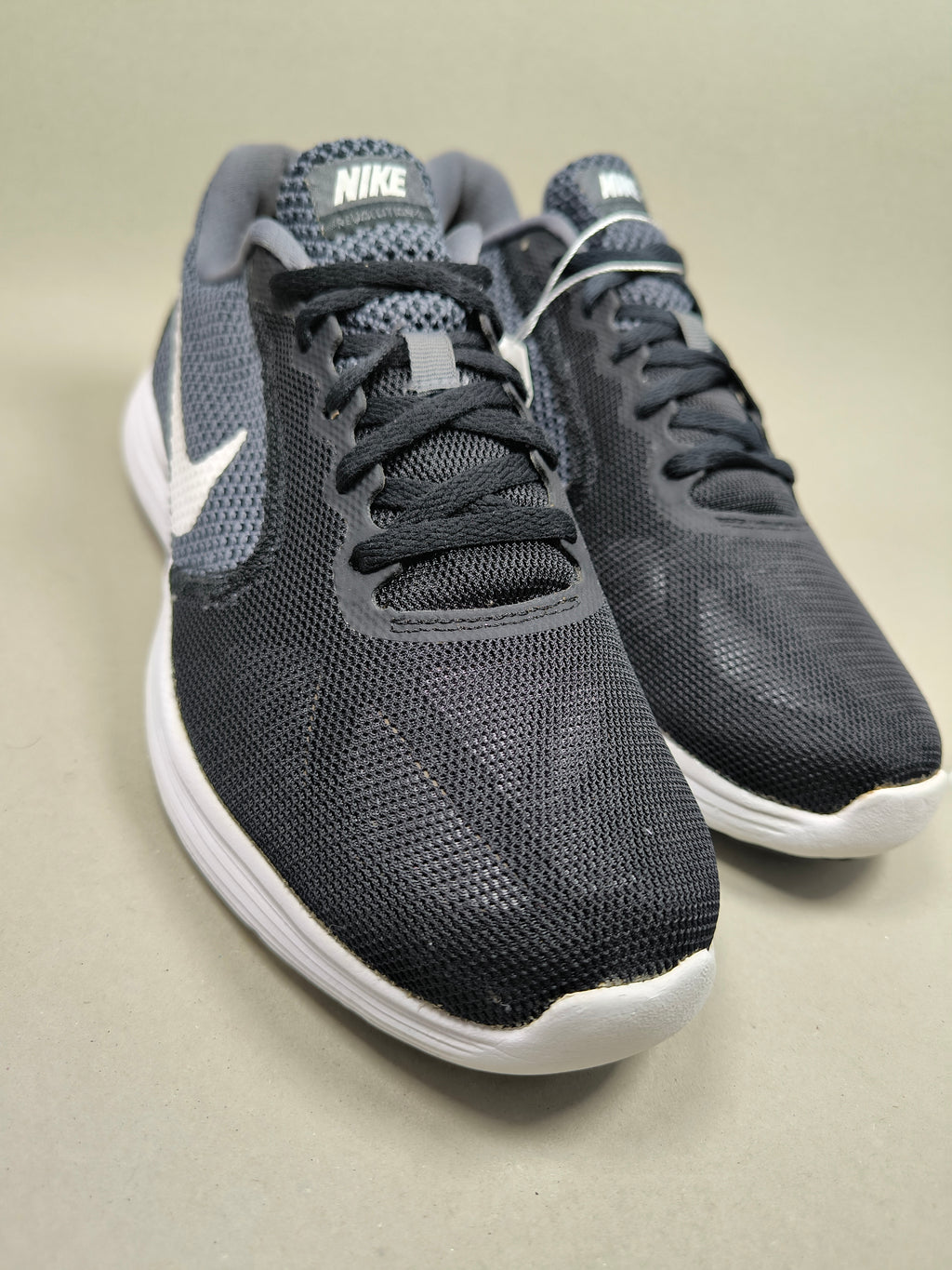 Nike Revolution 3 . Size : EUR  42 | Excellent+