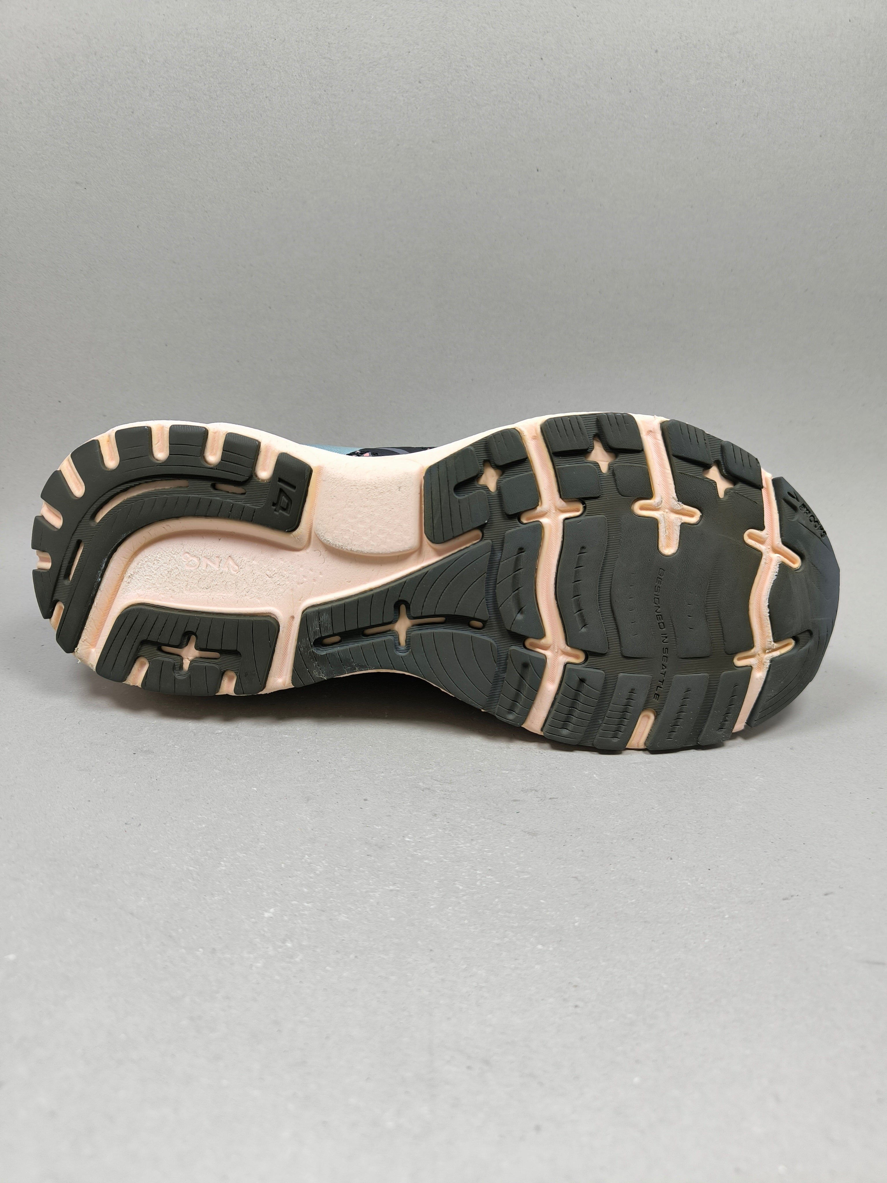 Brooks Ghost 14 . Size : EUR  42 | Excellent+