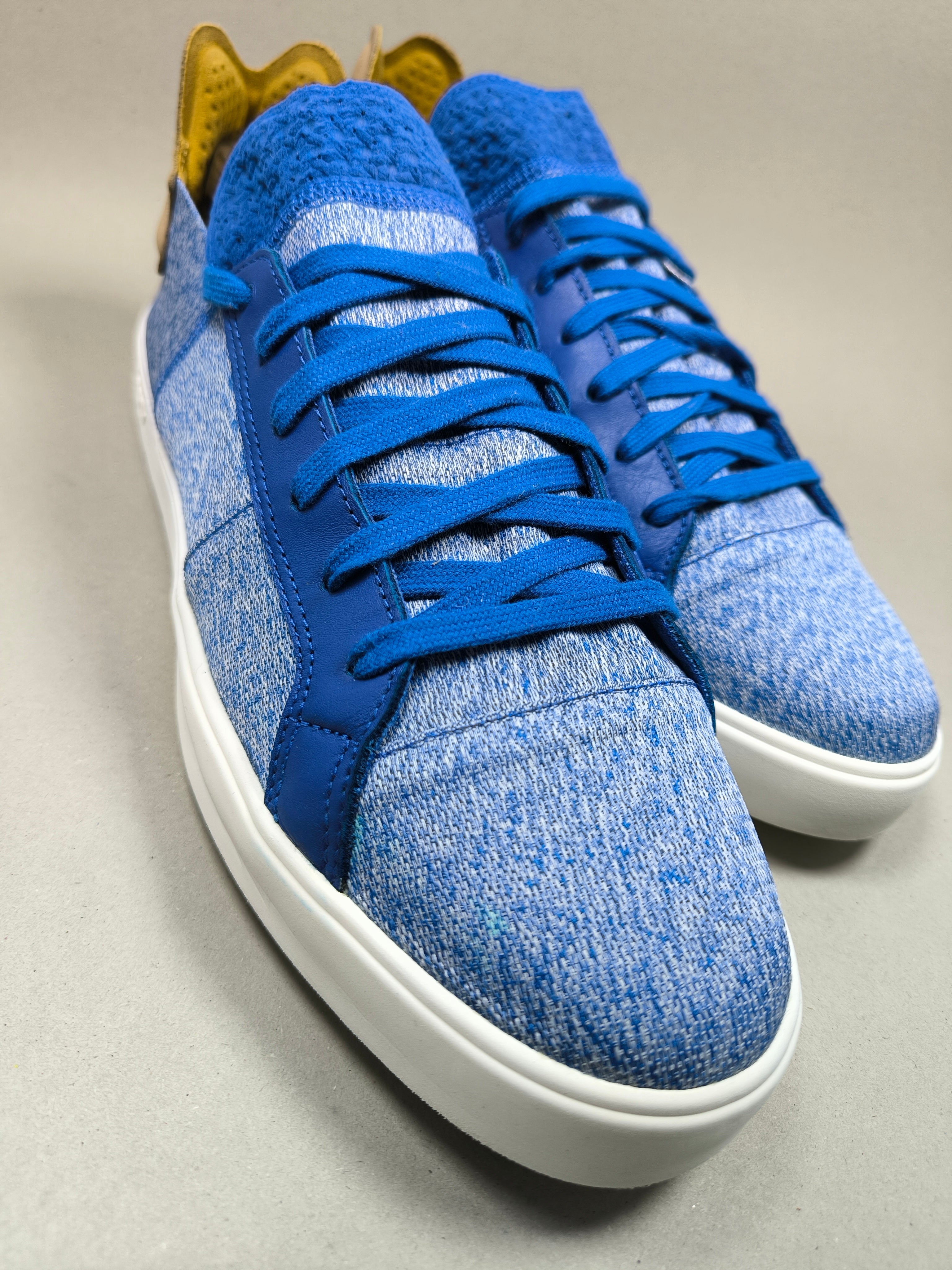 Adidas Pharell William . Size : EUR  46 | Premium