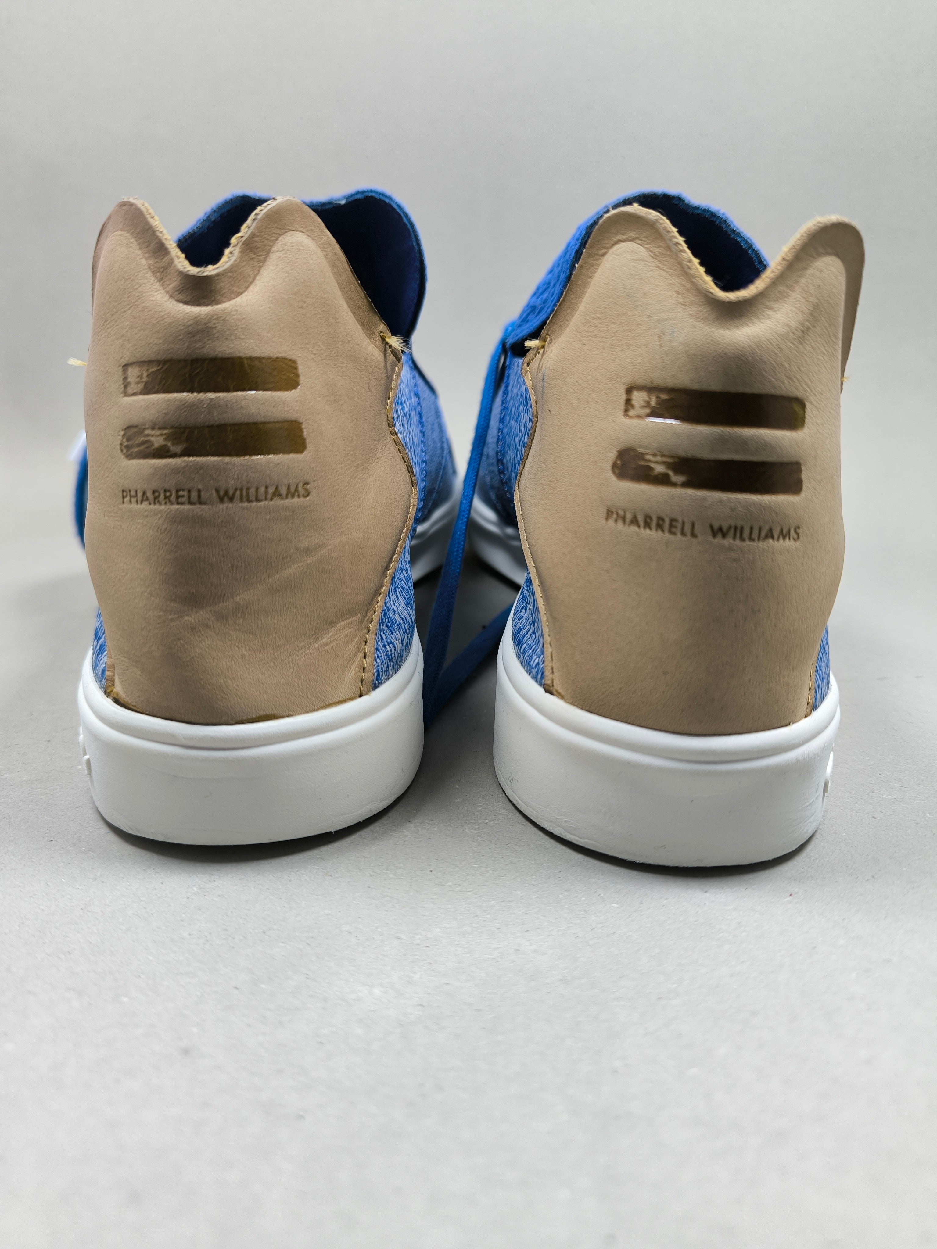 Adidas Pharell William . Size : EUR  46 | Premium