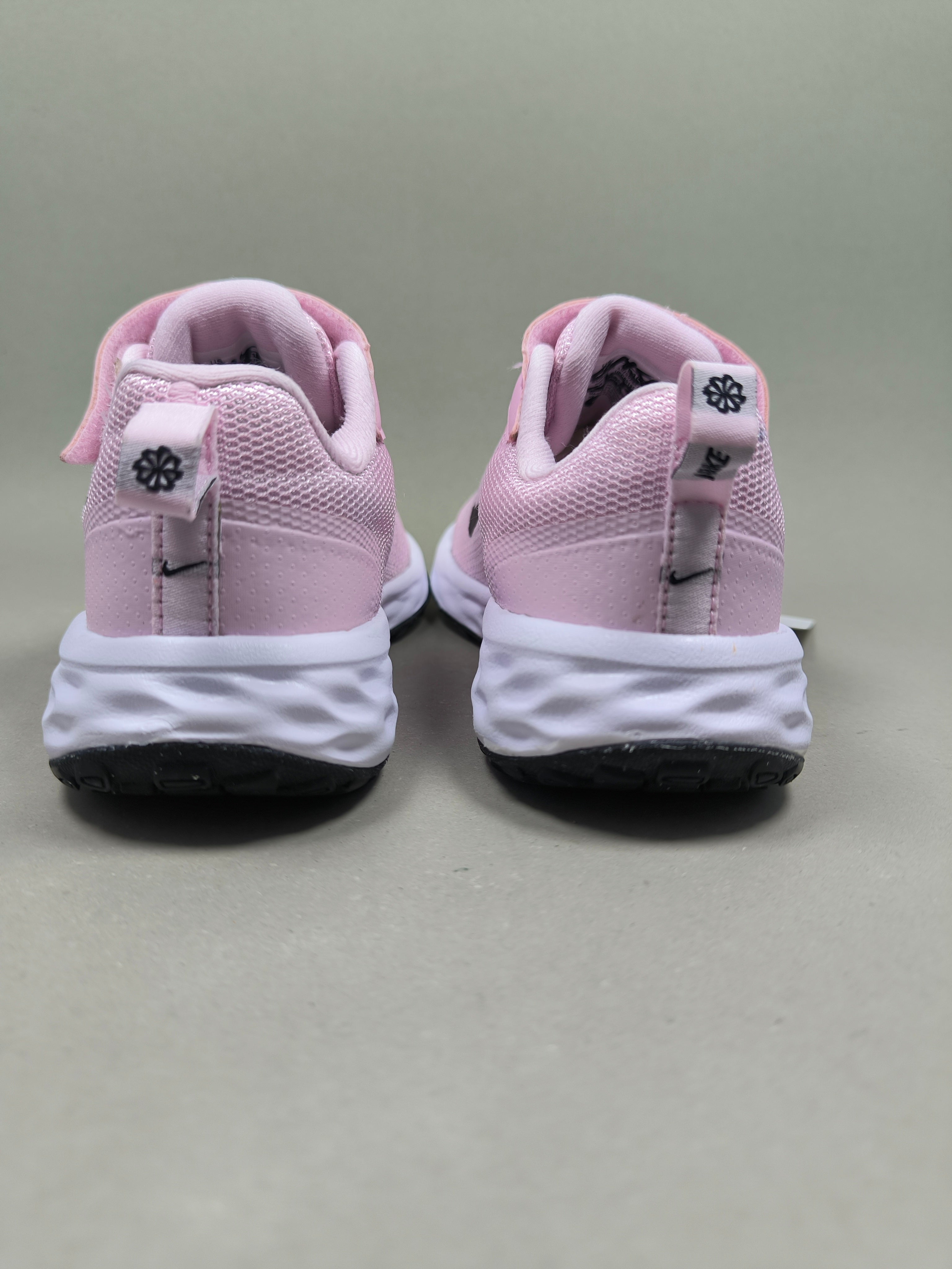 Nike Revolution 6 . Size : EUR  29 | Premium+