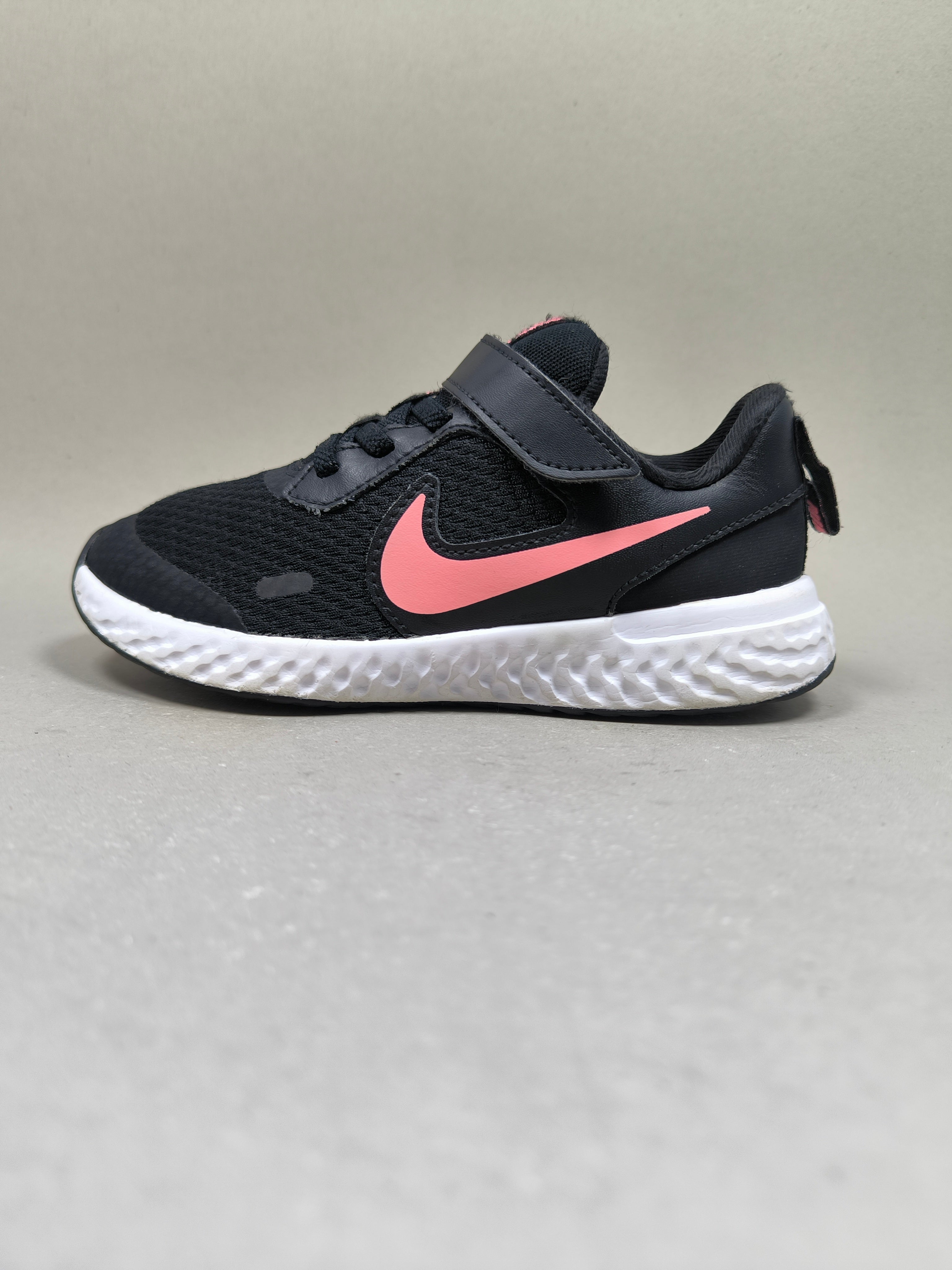 Nike Revolution . Size : EUR  28 | Excellent+