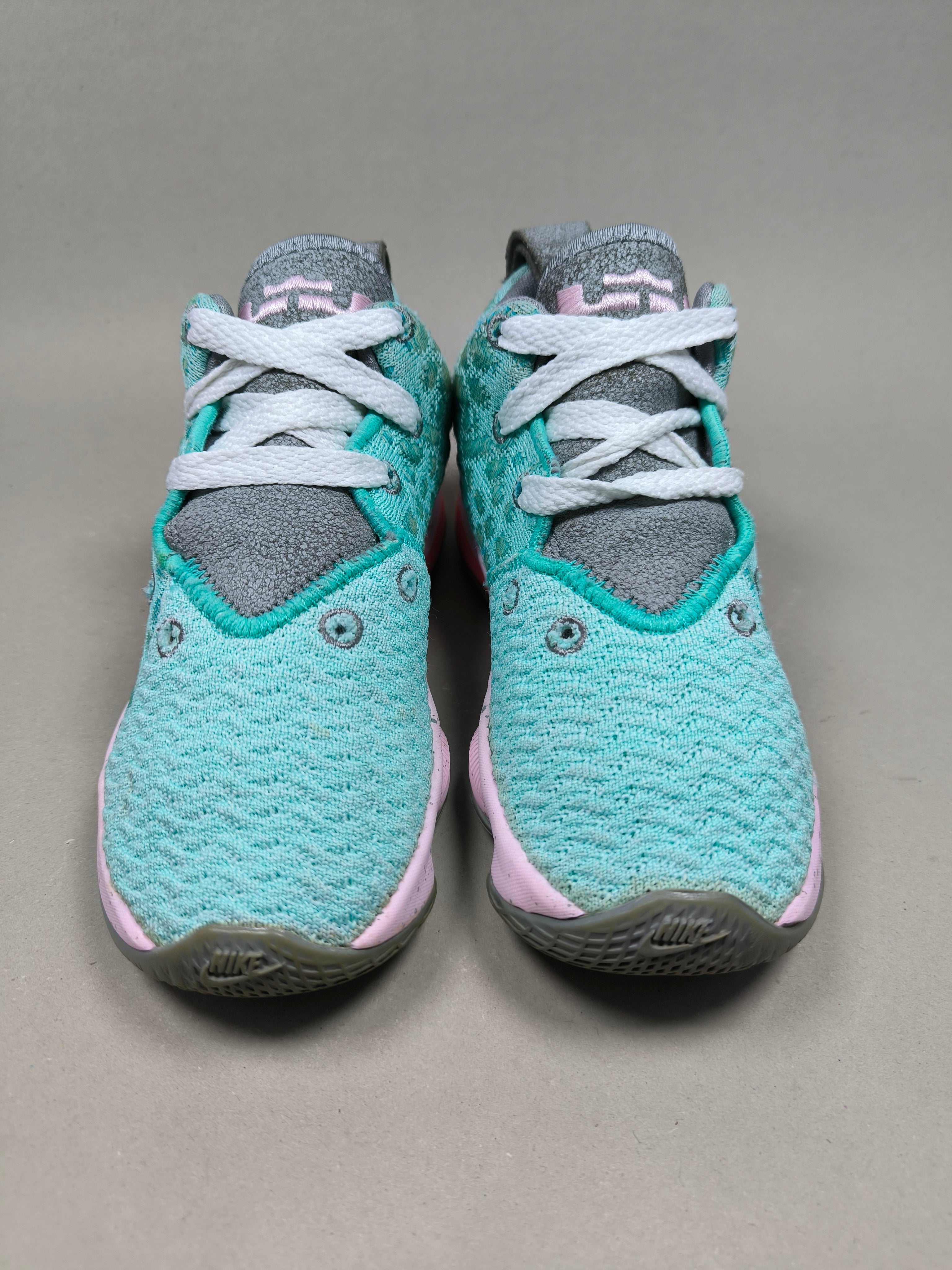 Nike Lebron . Size : EUR  28 | Premium