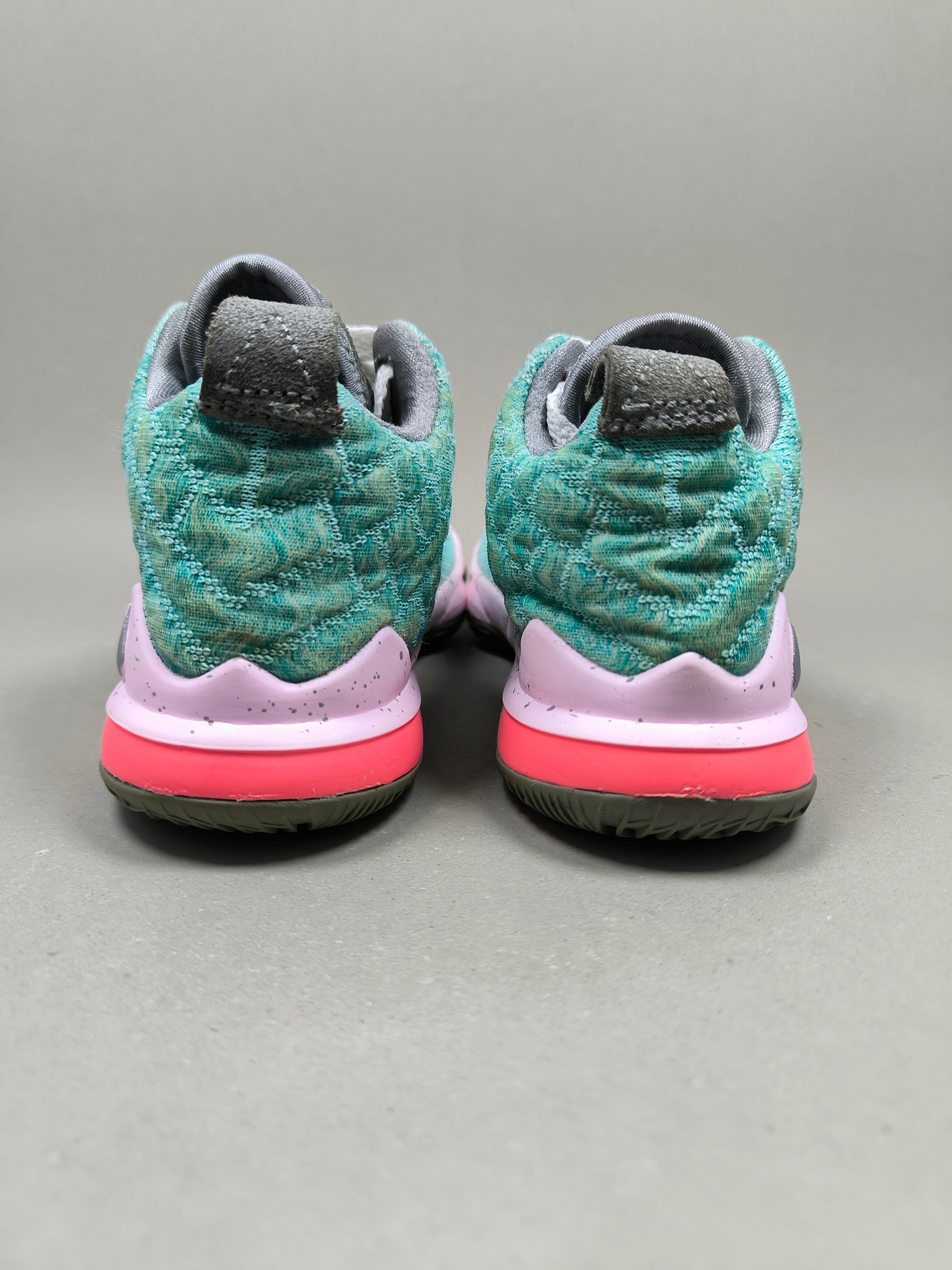 Nike Lebron . Size : EUR  28 | Premium