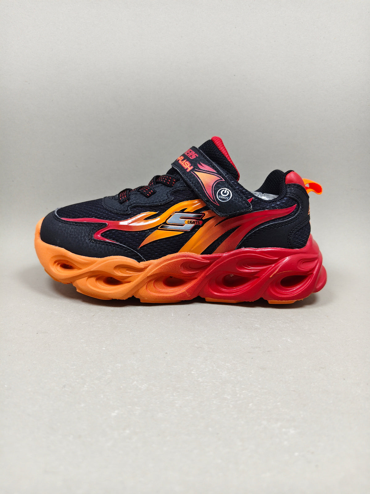 Skechers Thermo Flash . Size : EUR  32 | Premium