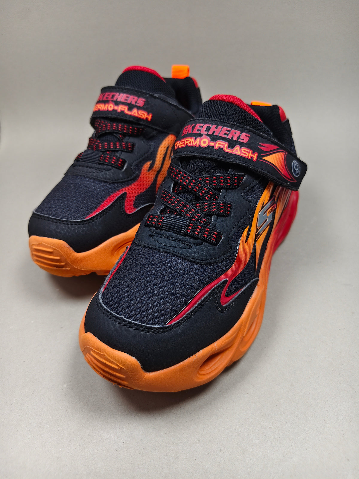 Skechers Thermo Flash . Size : EUR  32 | Premium