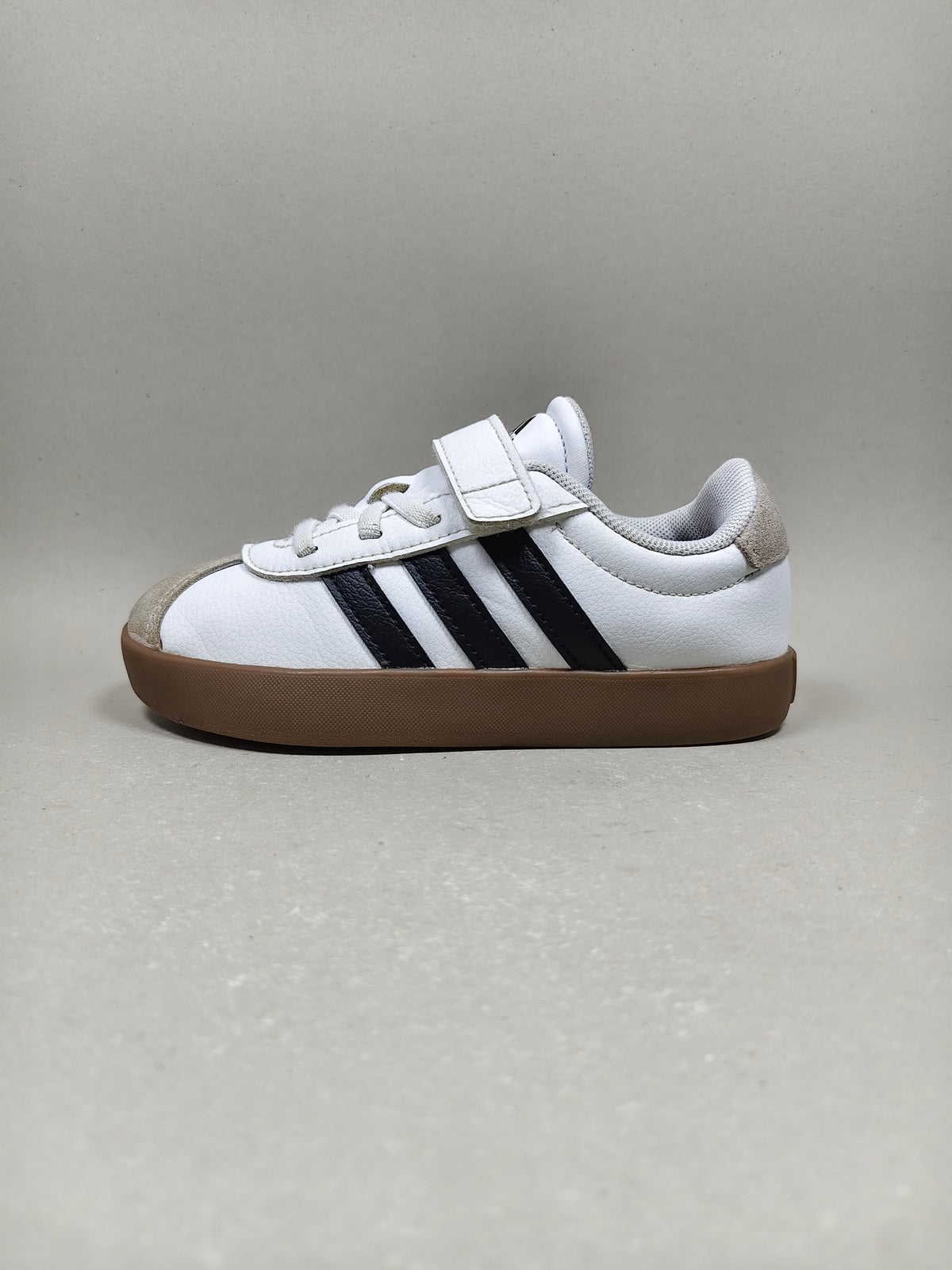 Adidas VL Court . Size : EUR  29 | Premium