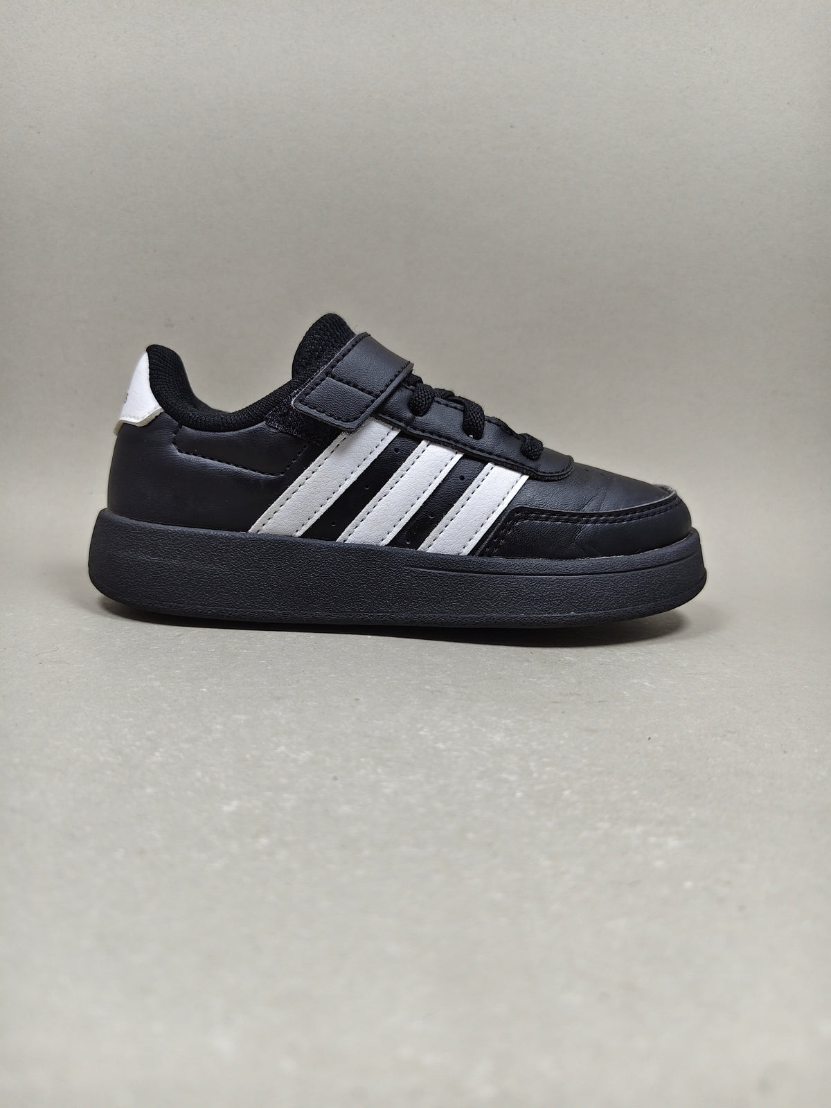 Adidas Breaknet . Size : EUR  28 | Excellent+