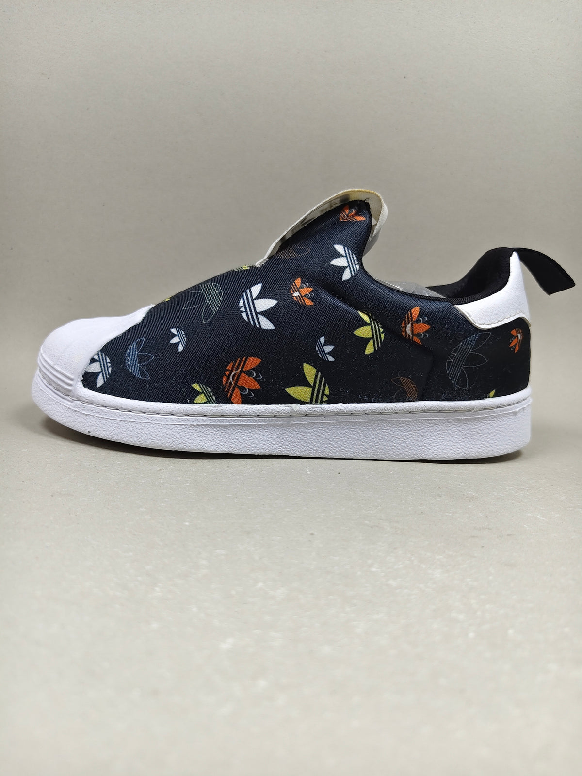 Adidas Super Star . Size : EUR  32 | Premium