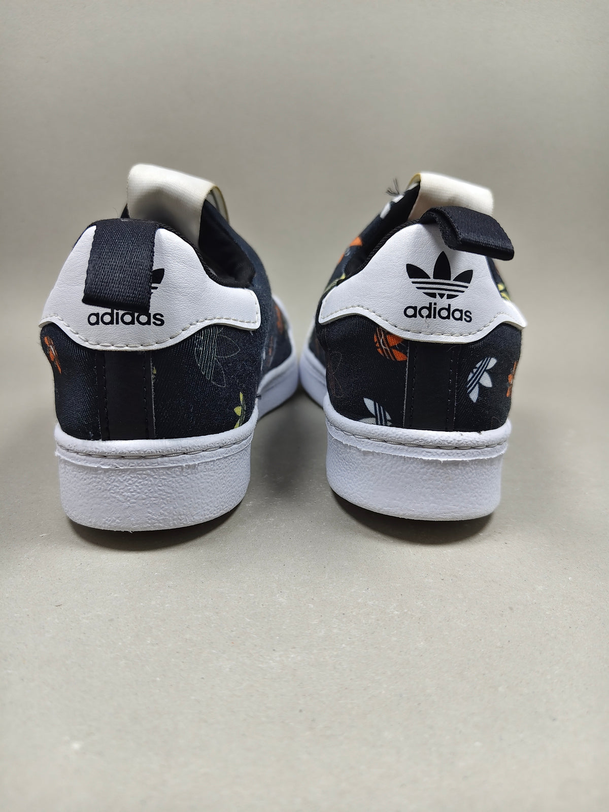 Adidas Super Star . Size : EUR  32 | Premium