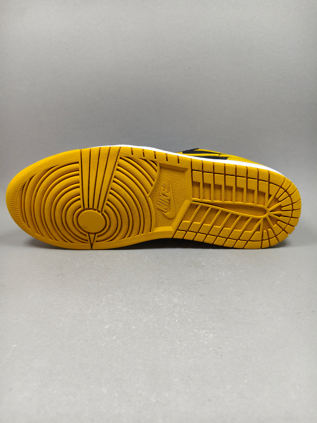 Nike Air Jordan Low . Size : EUR  44.5 | Premium