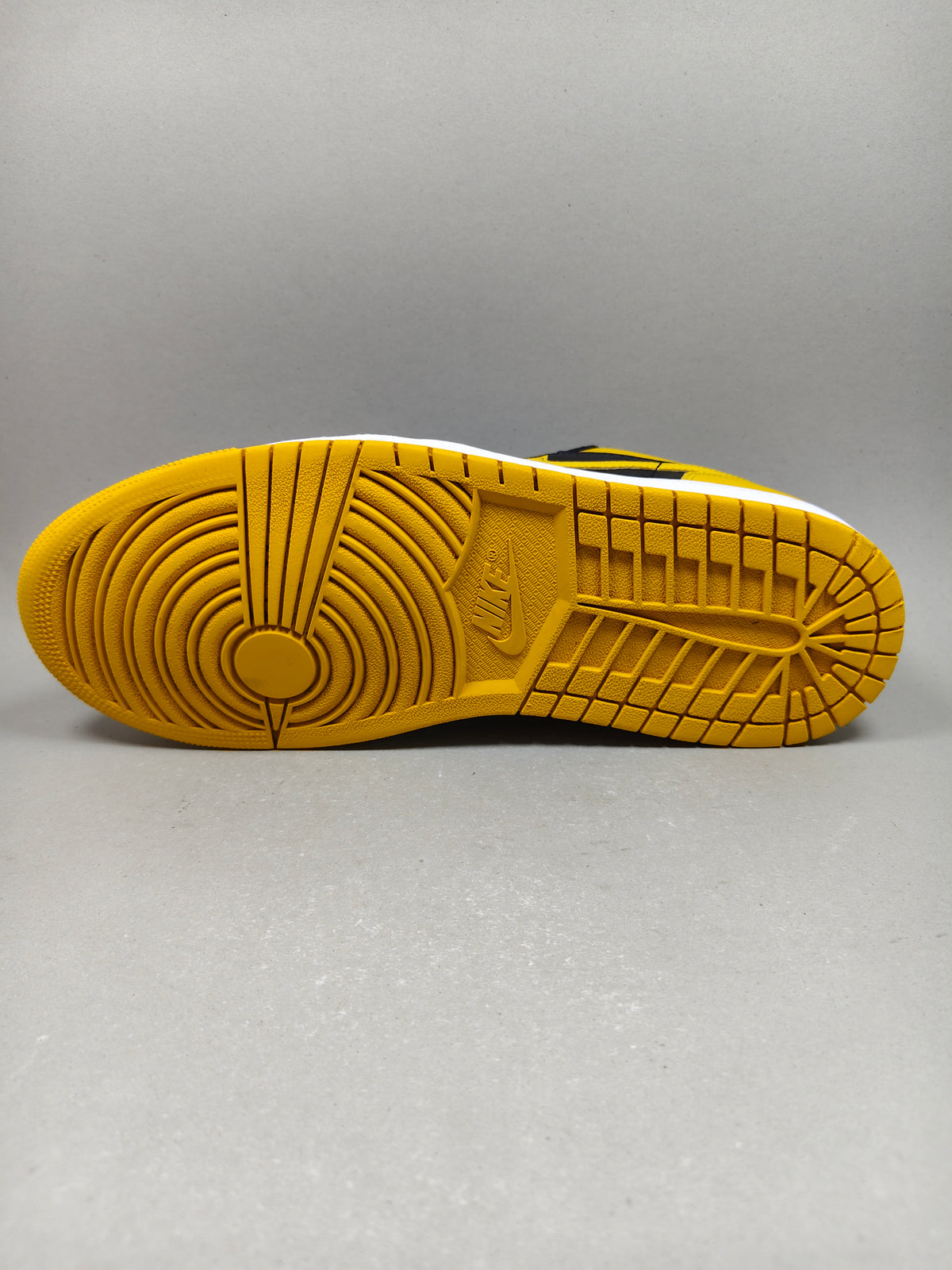 Nike Air Jordan Low . Size : EUR  44.5 | Premium