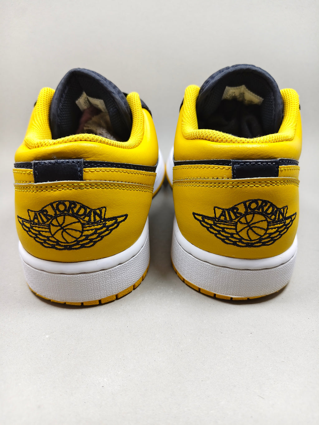 Nike Air Jordan Low . Size : EUR  44.5 | Premium