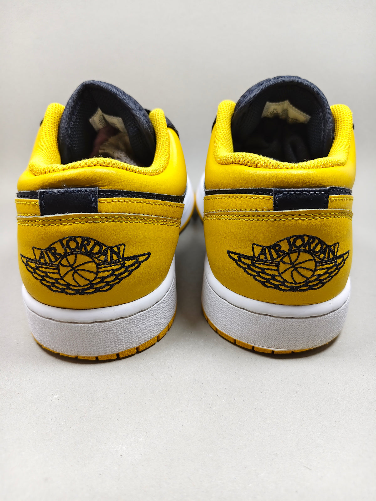 Nike Air Jordan Low . Size : EUR  44.5 | Premium
