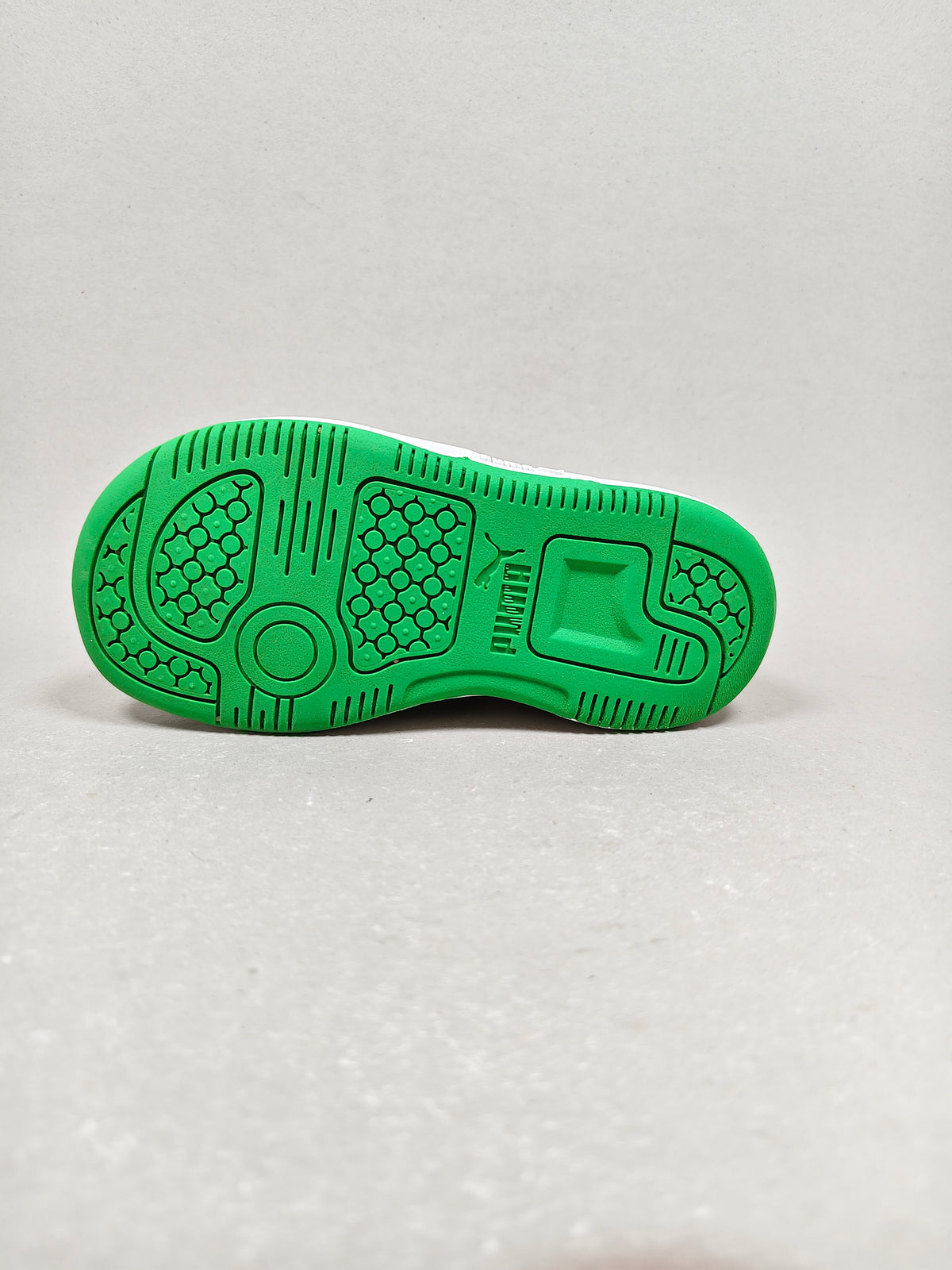 Puma Rebound v6 . Size : EUR  22 | Premium