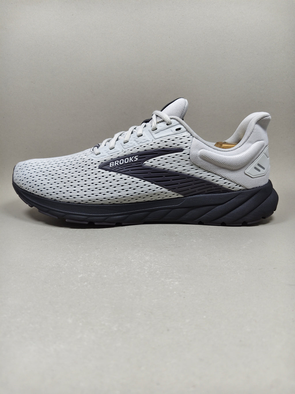 Brooks Anthem 6 . Size : EUR  47.5 | Premium