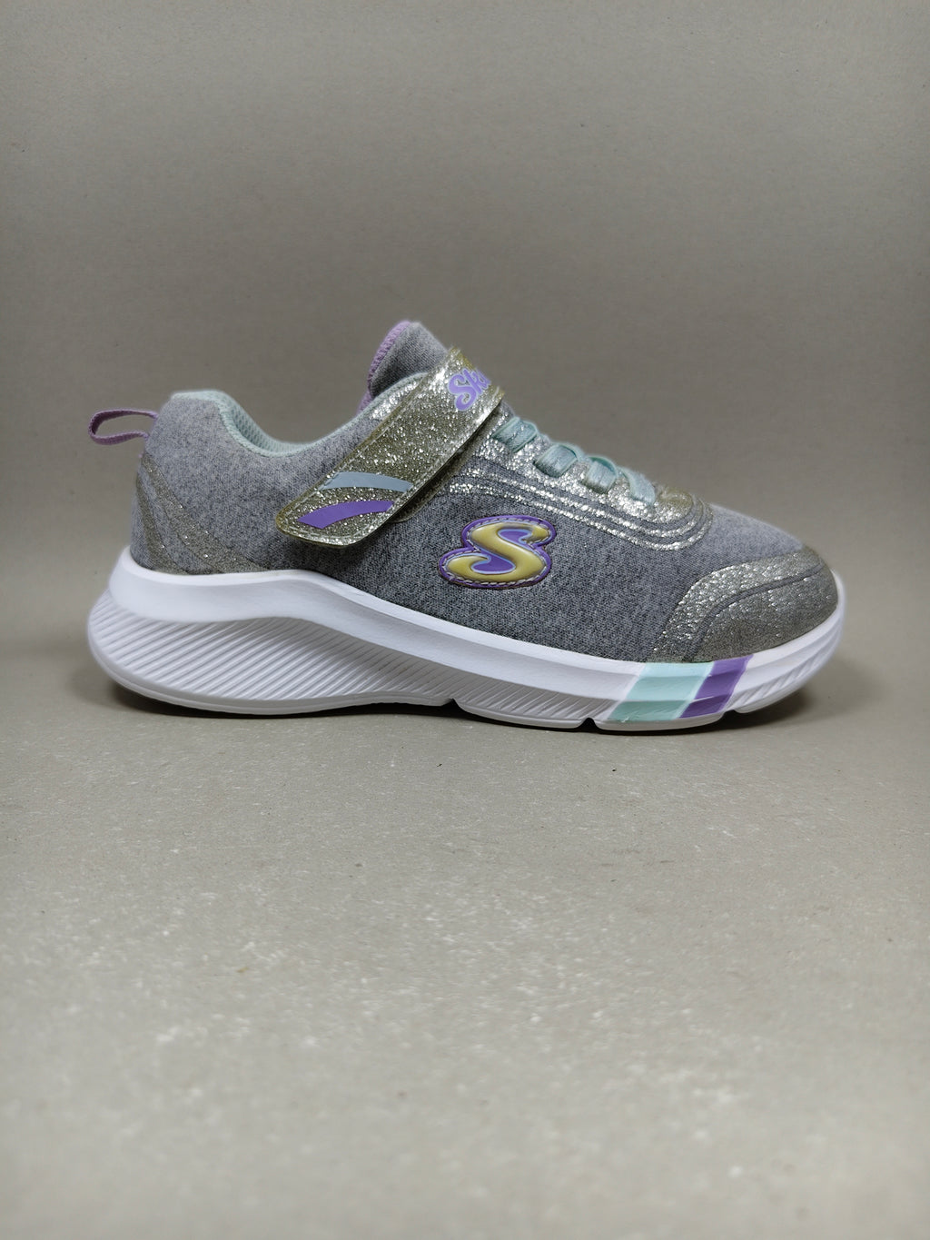 Skechers Dreamy Lights . Size : EUR  32 | Premium
