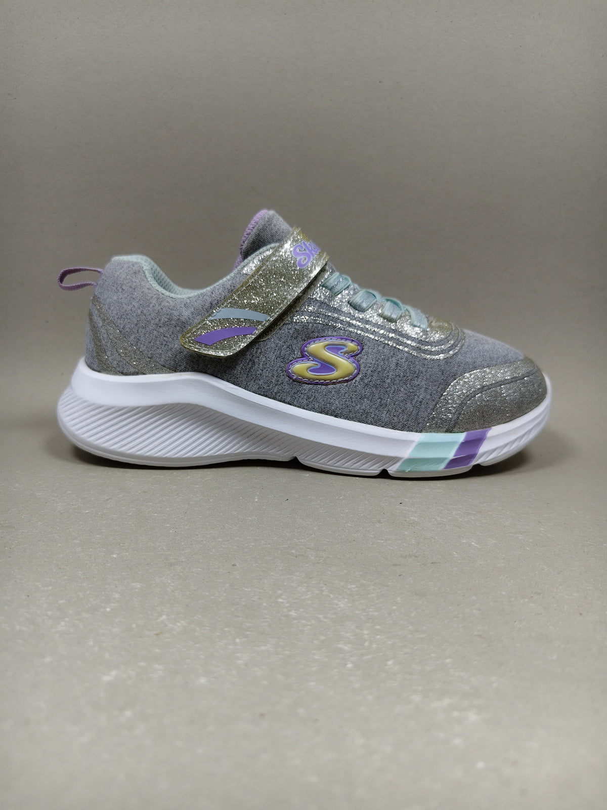 Skechers Dreamy Lights . Size : EUR  32 | Premium